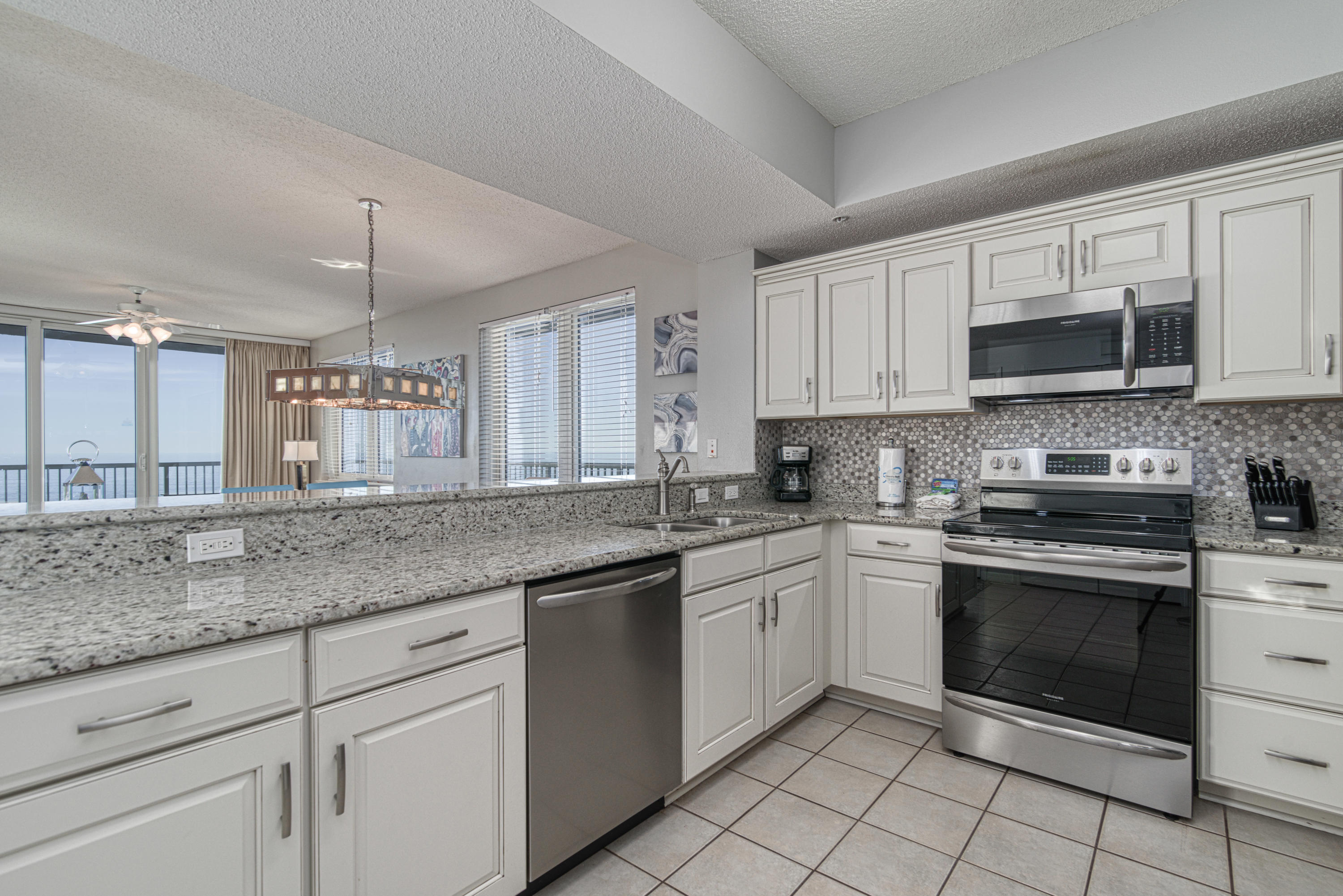 SUMMERWIND CONDOS - Residential