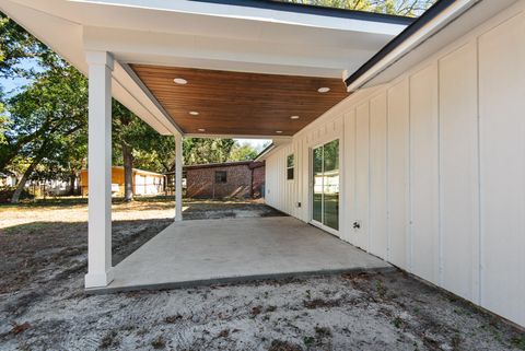 A home in Fort Walton Beach