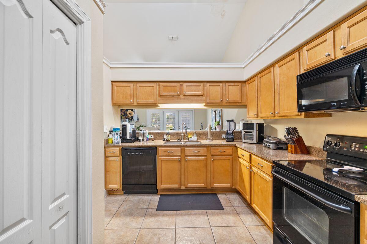 DIAMOND LAKES - Residential