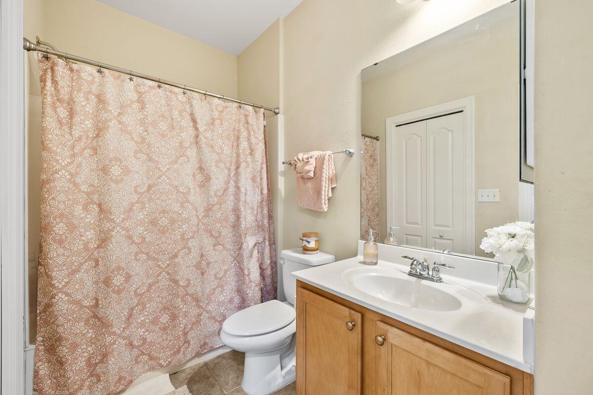 DIAMOND LAKES - Residential