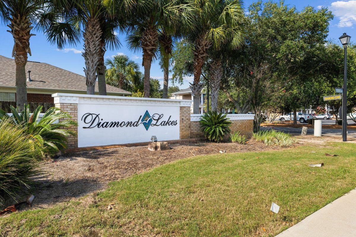 DIAMOND LAKES - Residential