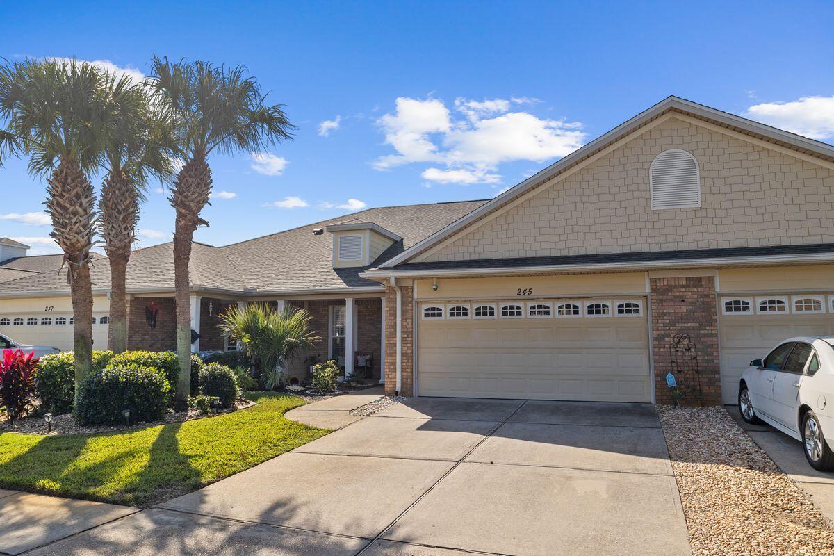 DIAMOND LAKES - Residential