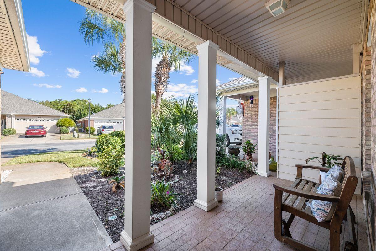 DIAMOND LAKES - Residential