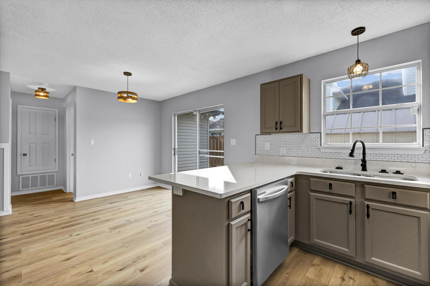 SCRANTON ESTATES - Residential