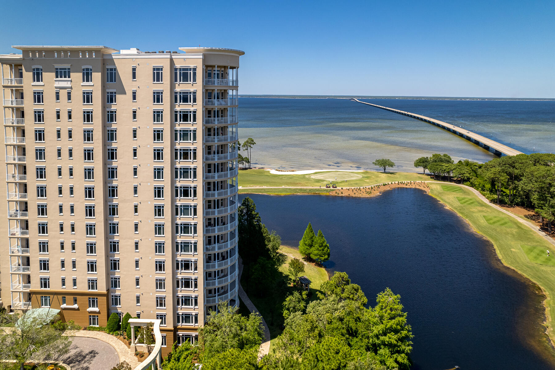 ONE WATER PLACE - Residential