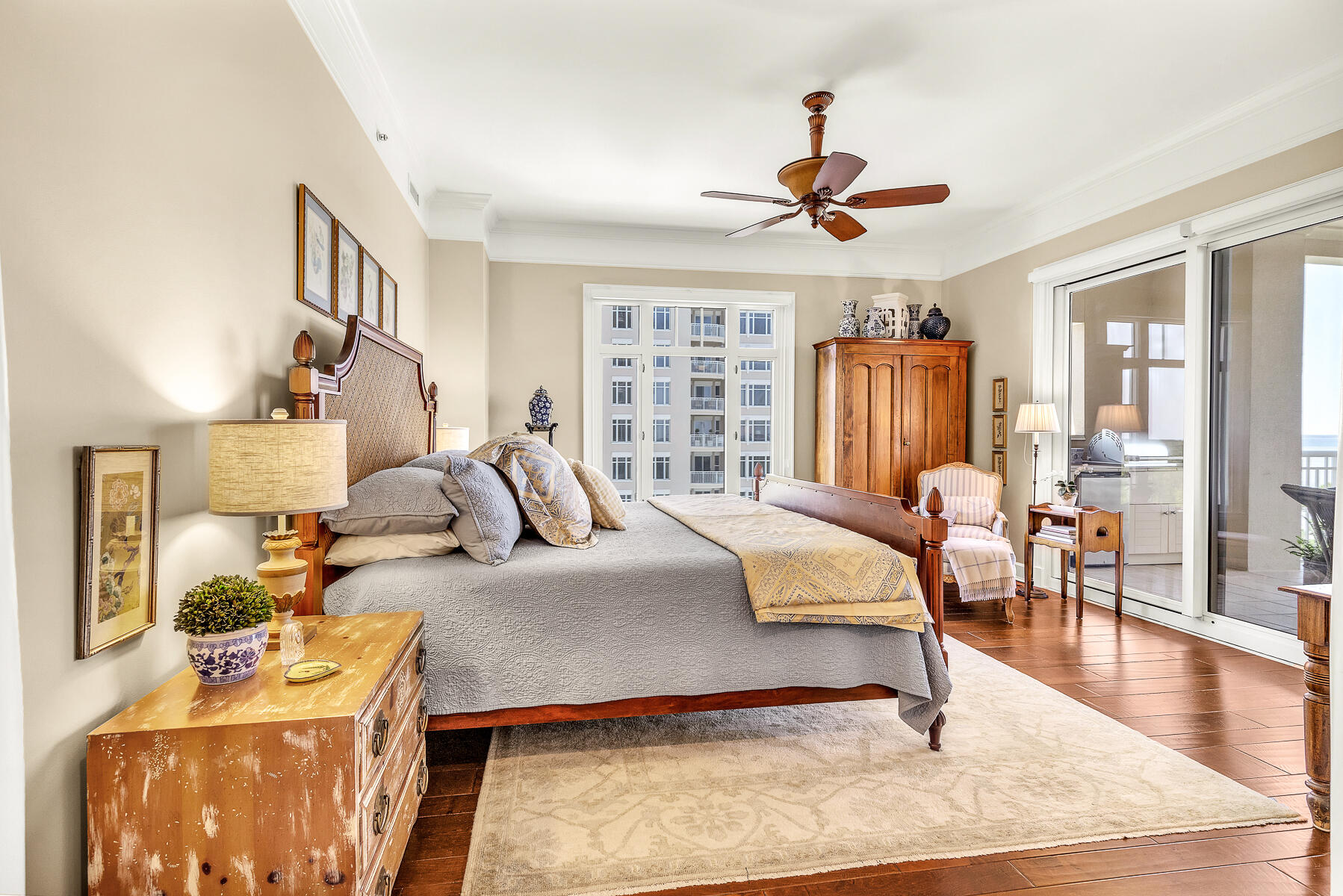 ONE WATER PLACE - Residential