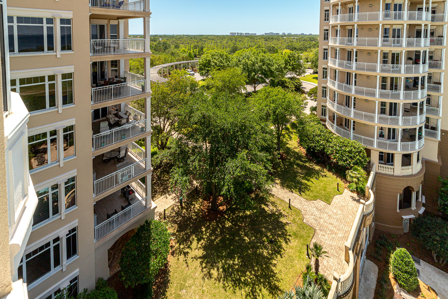 ONE WATER PLACE - Residential