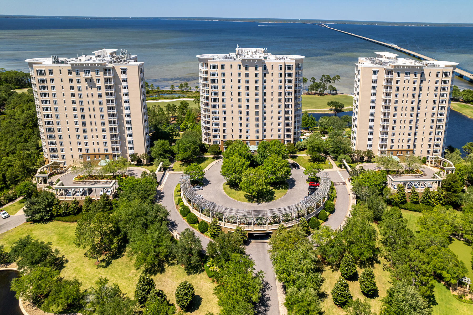 ONE WATER PLACE - Residential