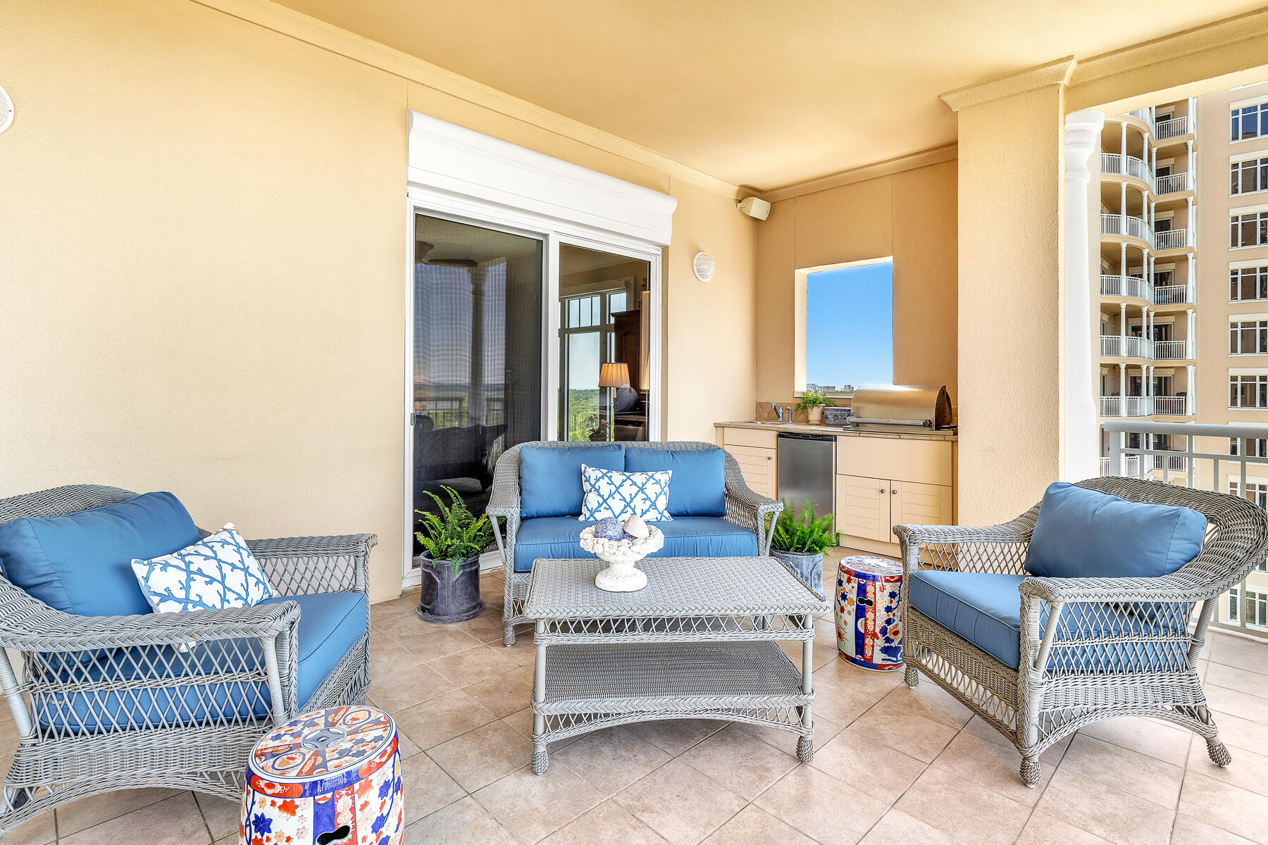 ONE WATER PLACE - Residential