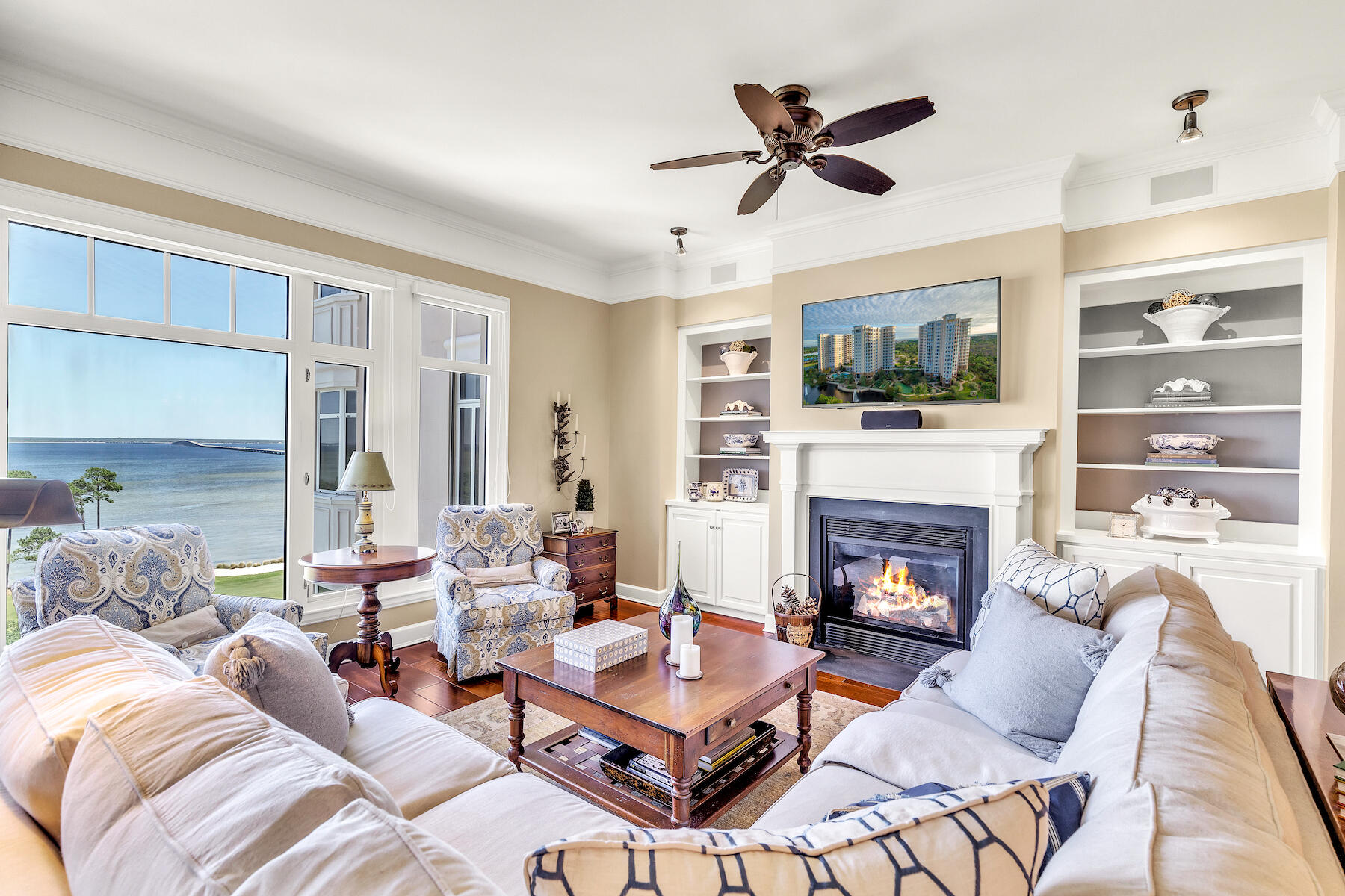 ONE WATER PLACE - Residential