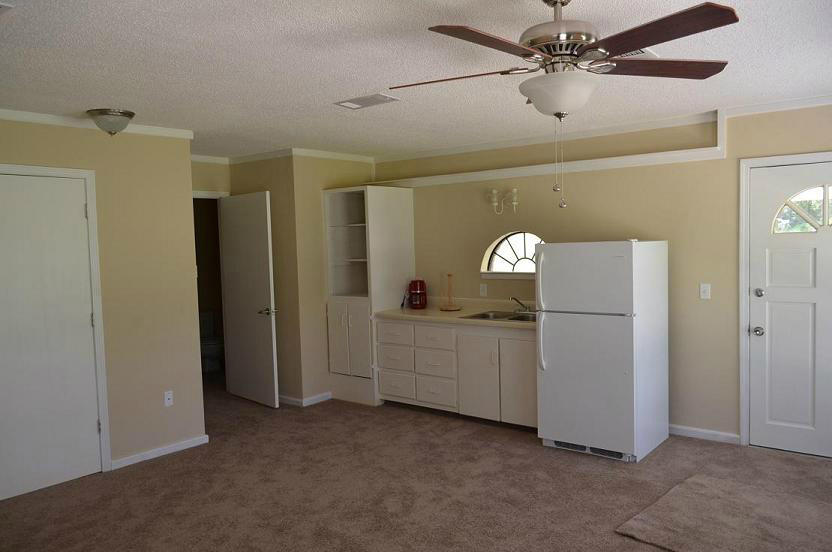 TEN LAKE ESTATES UNIT 1 - Residential