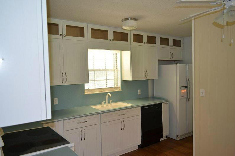 TEN LAKE ESTATES UNIT 1 - Residential