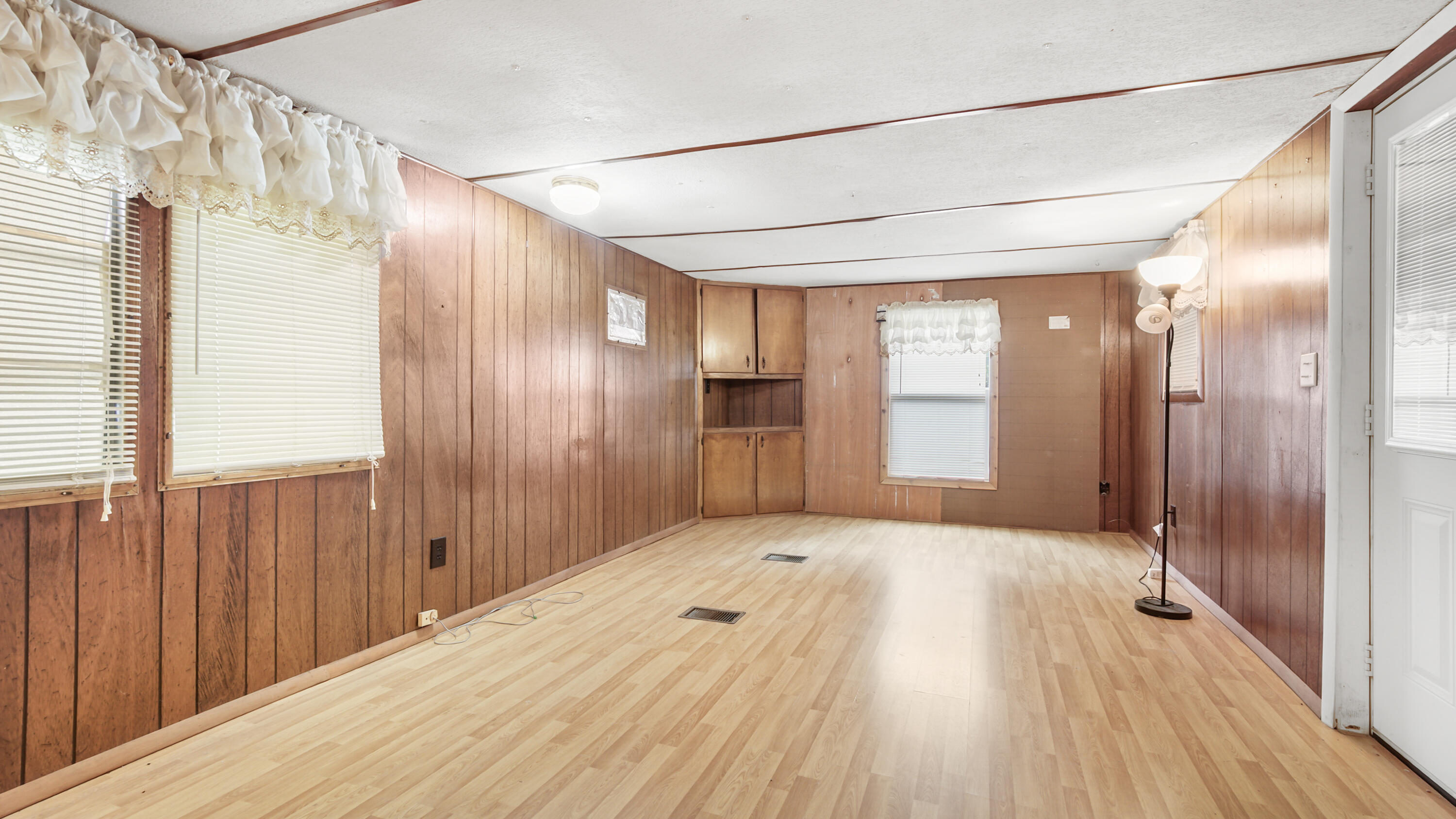 METES & BOUNDS - Residential