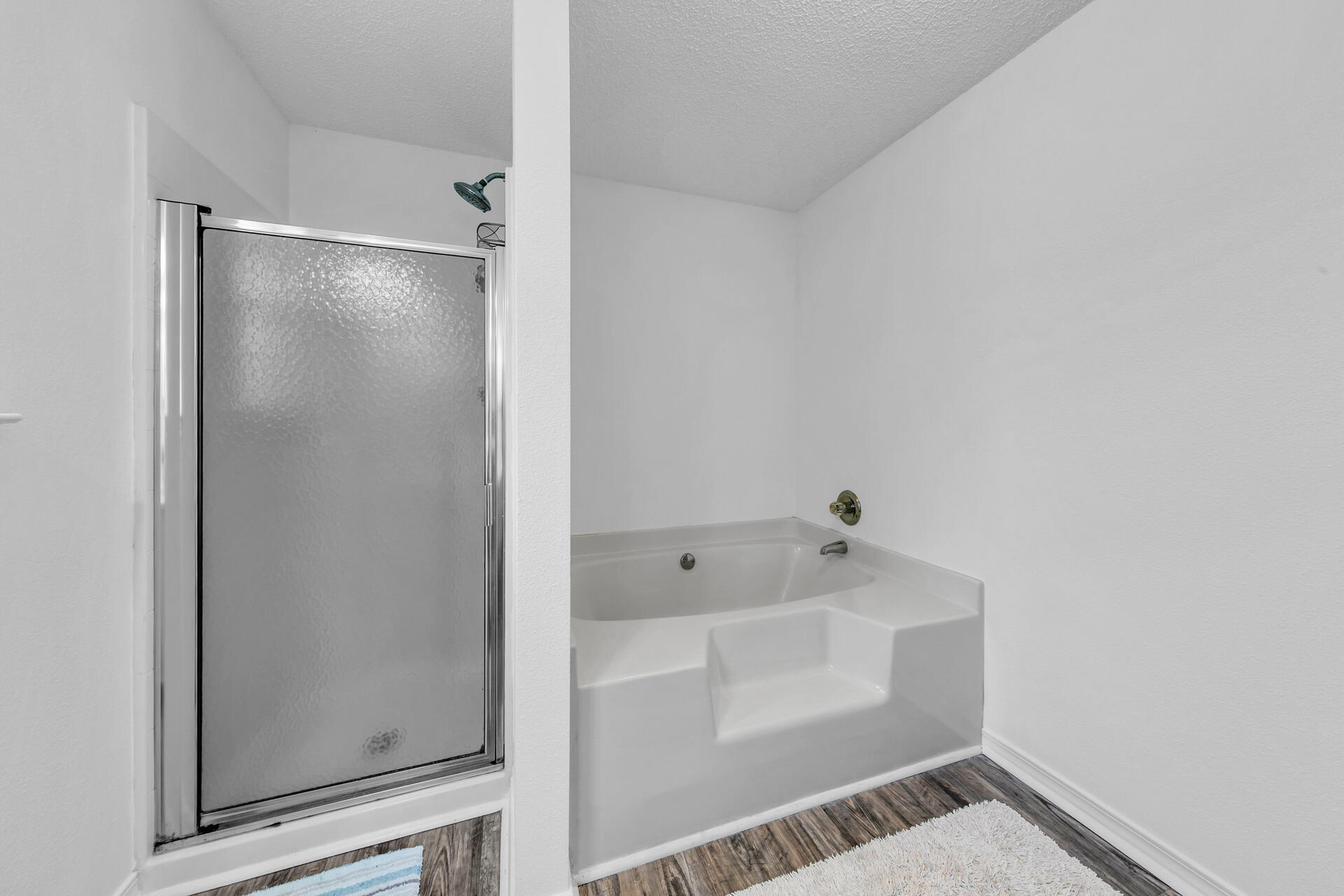 CREETWOOD VILLAGE - Residential