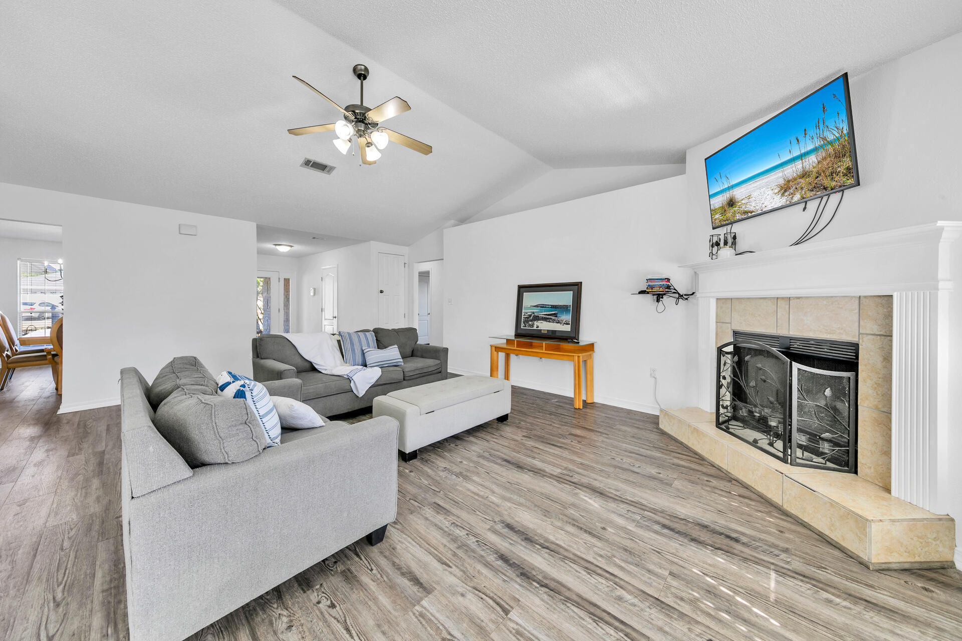 CREETWOOD VILLAGE - Residential