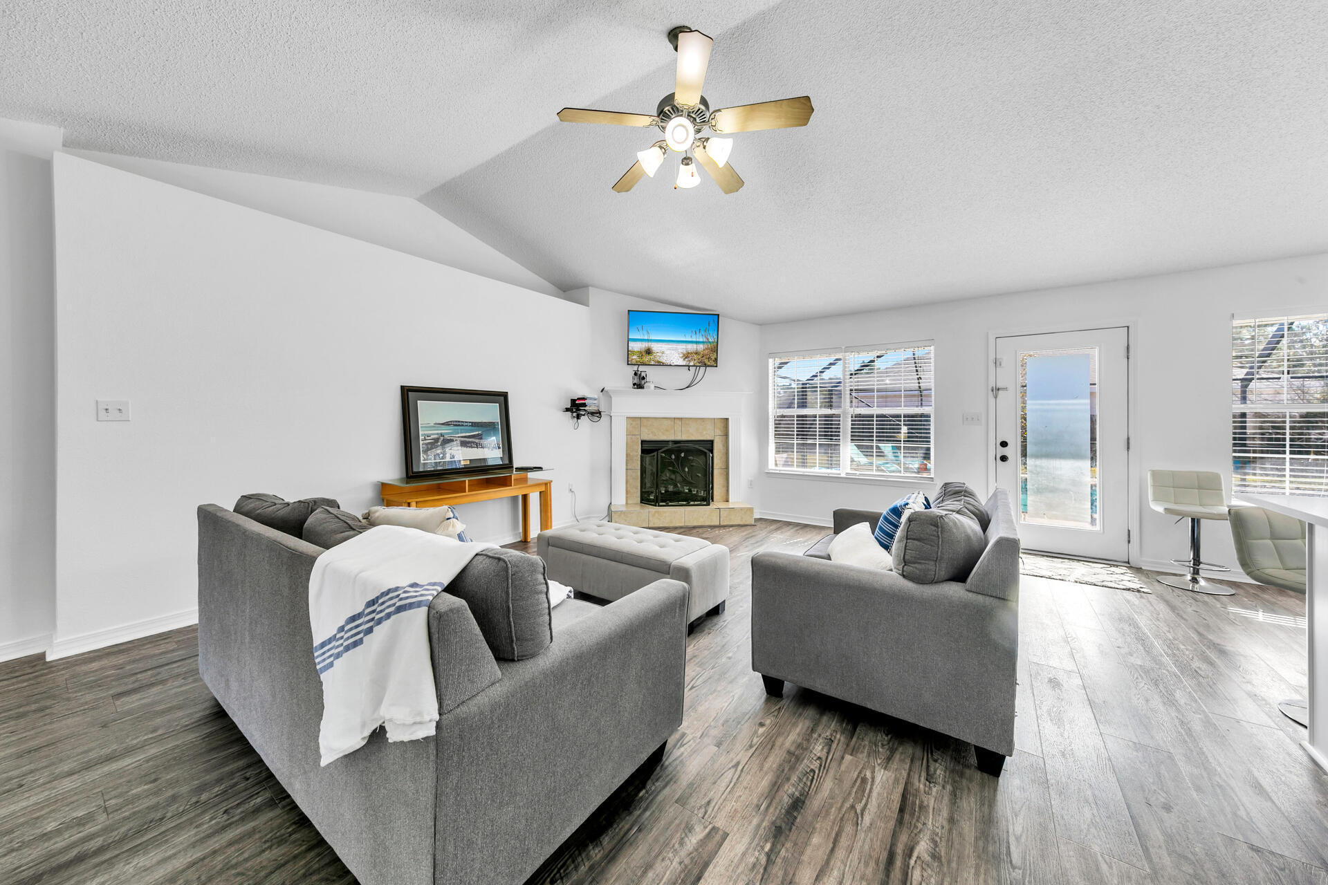 CREETWOOD VILLAGE - Residential