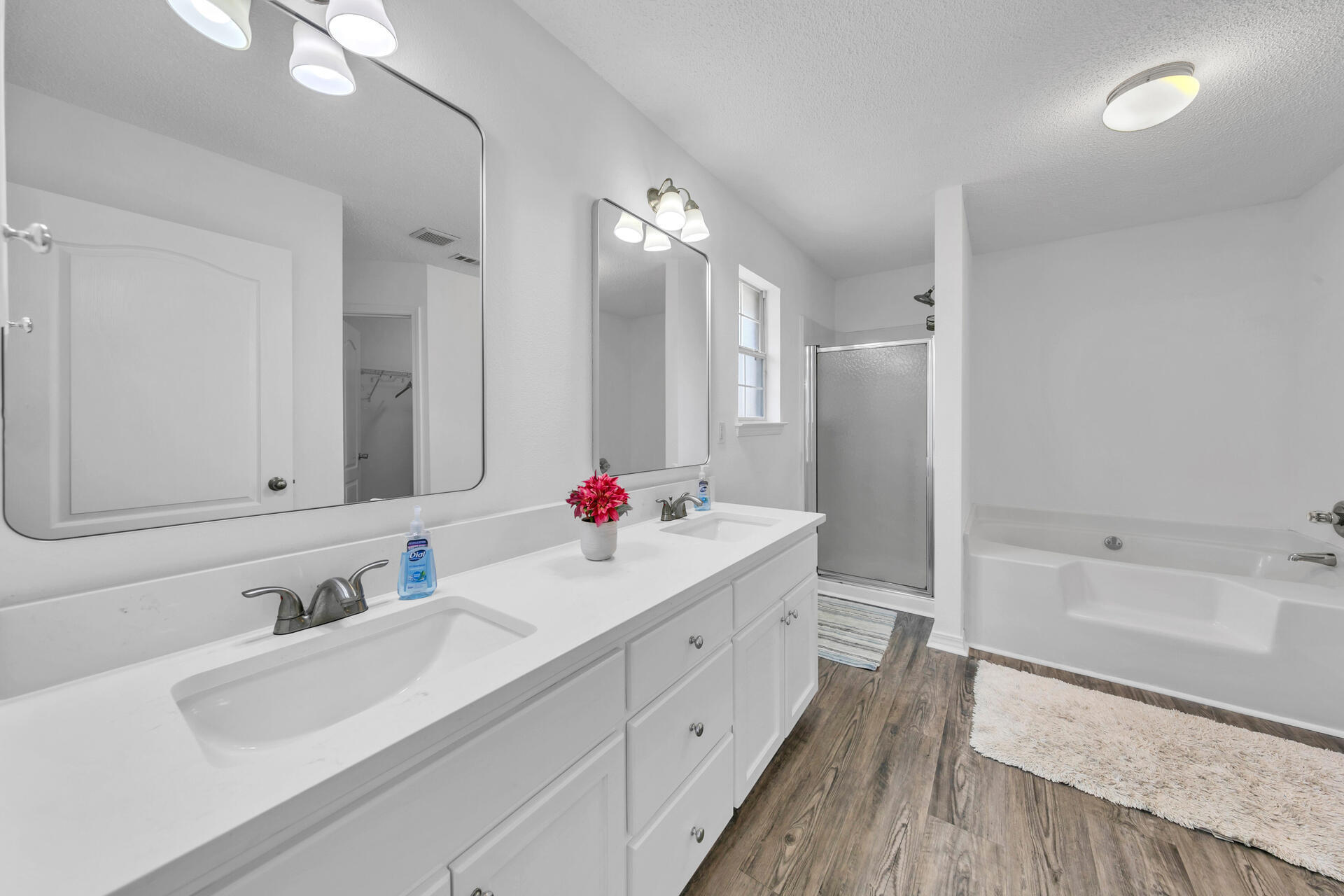 CREETWOOD VILLAGE - Residential