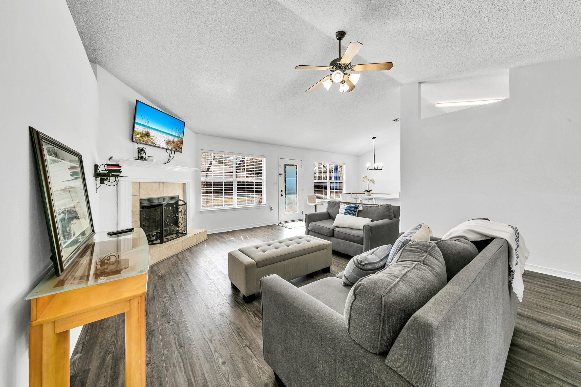 CREETWOOD VILLAGE - Residential