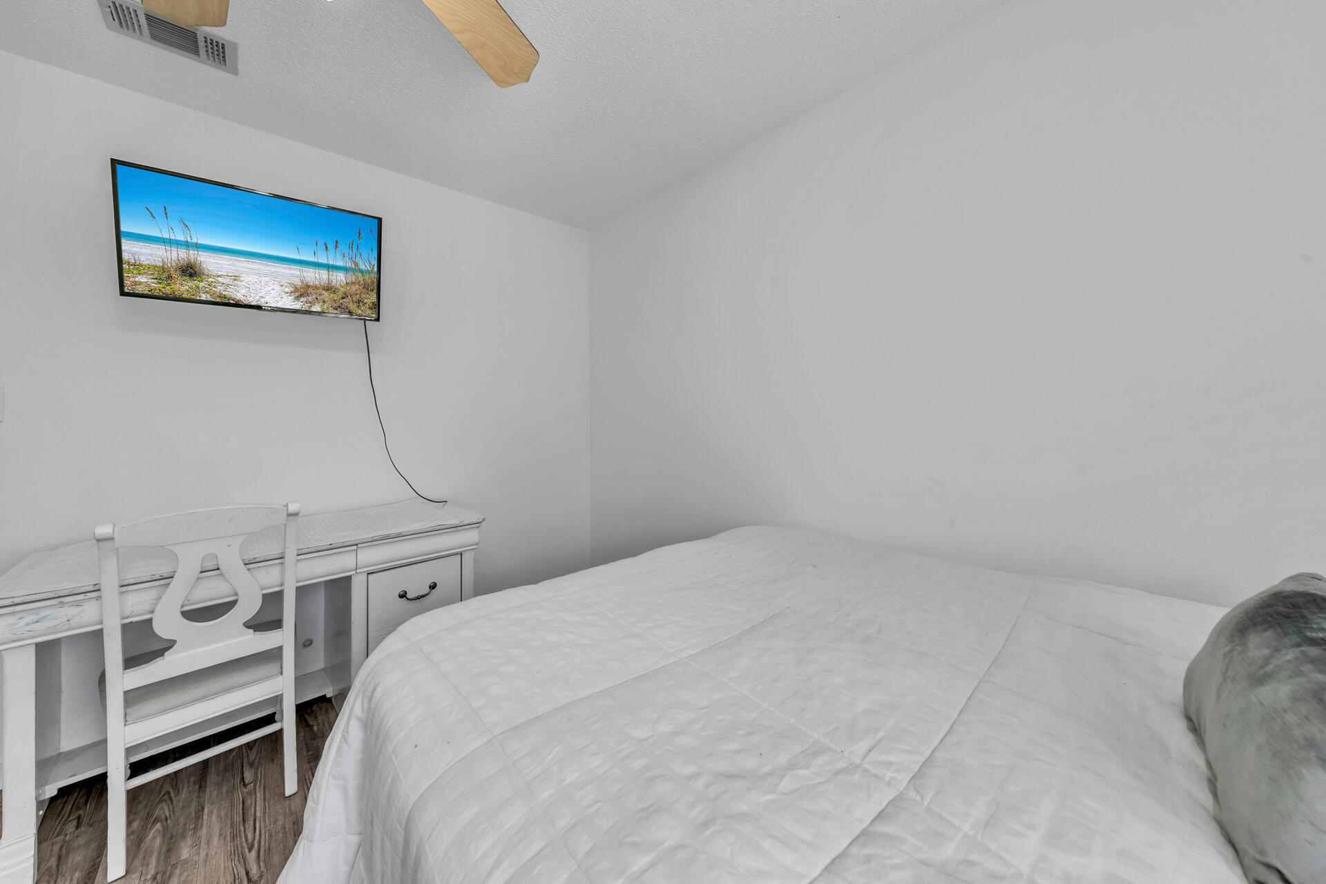 CREETWOOD VILLAGE - Residential