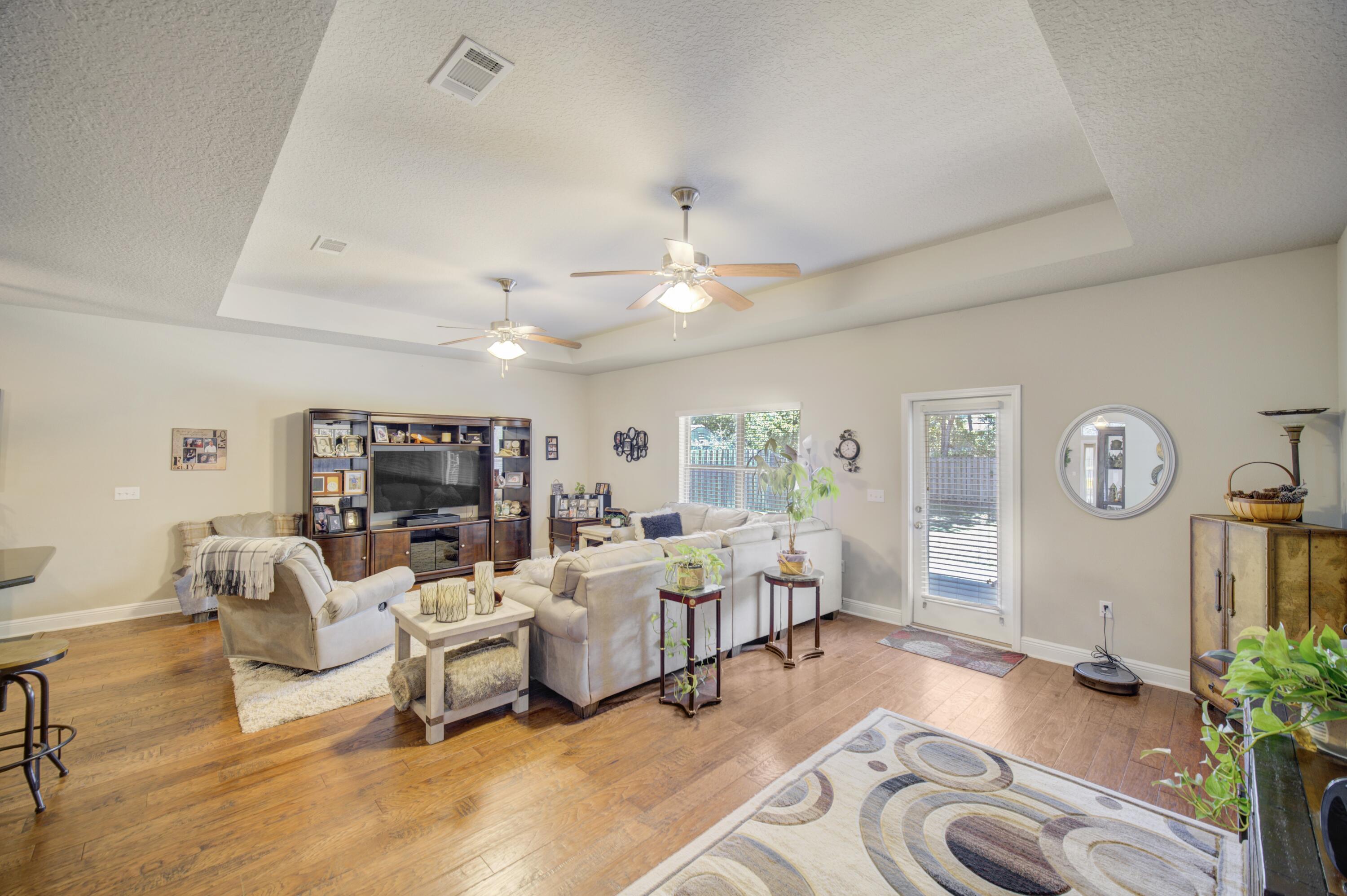 MUSSETT BAYOU ESTATES - Residential