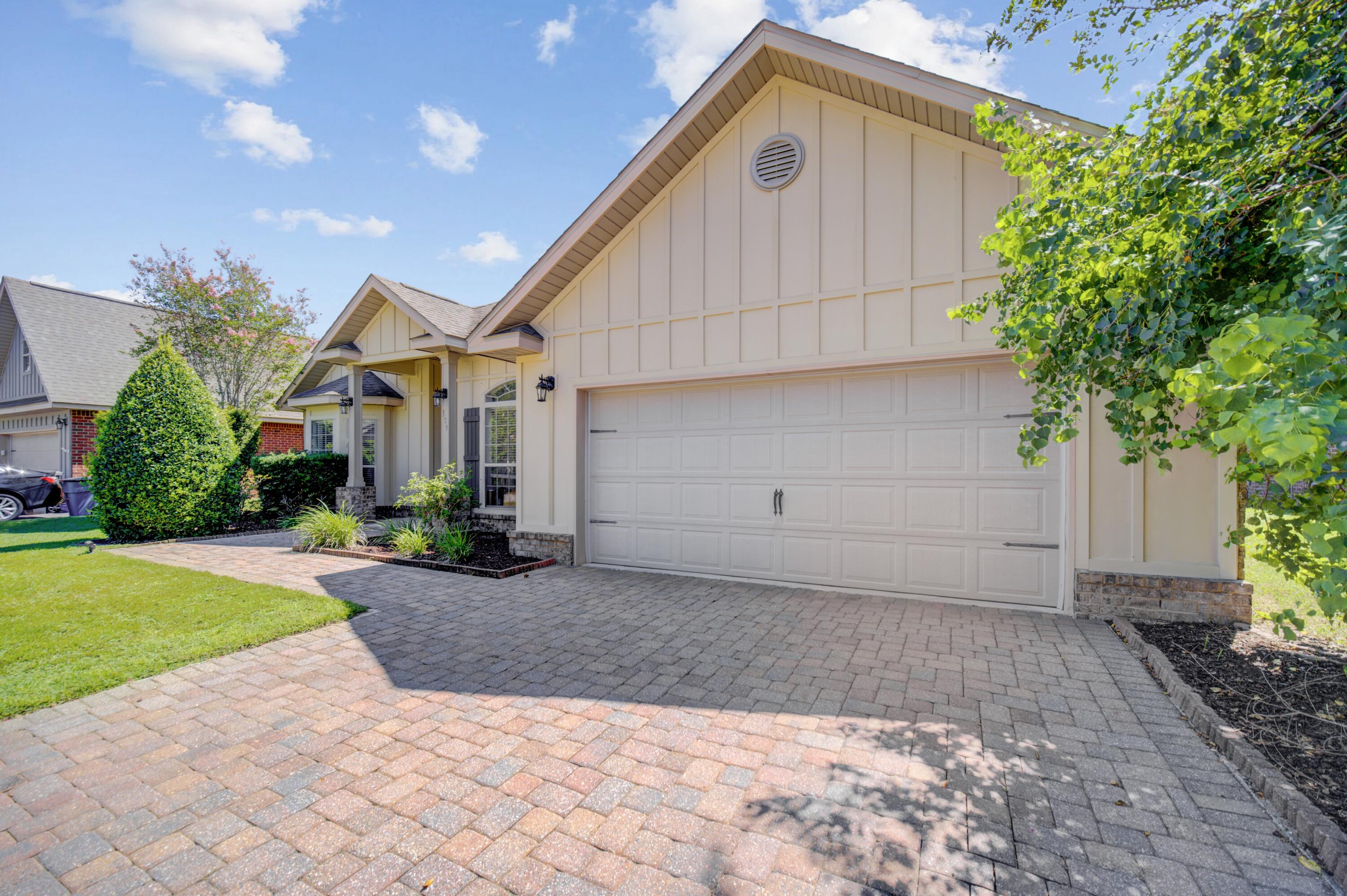 MUSSETT BAYOU ESTATES - Residential