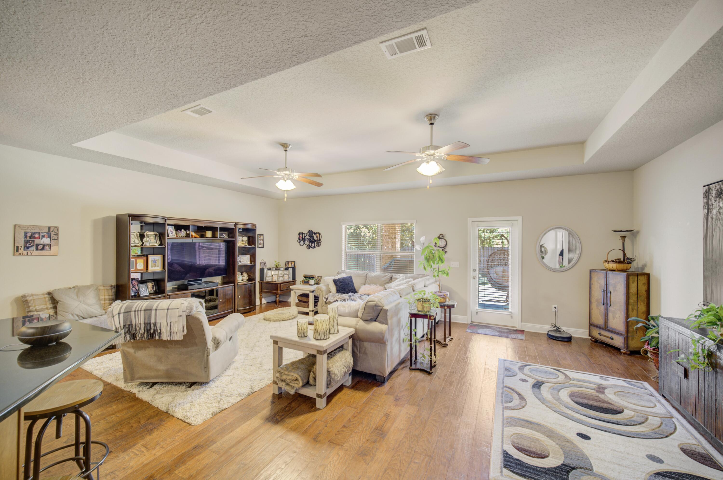 MUSSETT BAYOU ESTATES - Residential