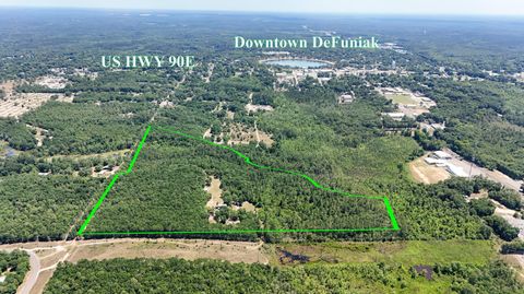 Photo of 841 N 1St Street, DeFuniak Springs, FL 32433 (MLS # 977371) Photo of 841 N 1St Street, DeFuniak Springs, FL 32433 (MLS # 977371)