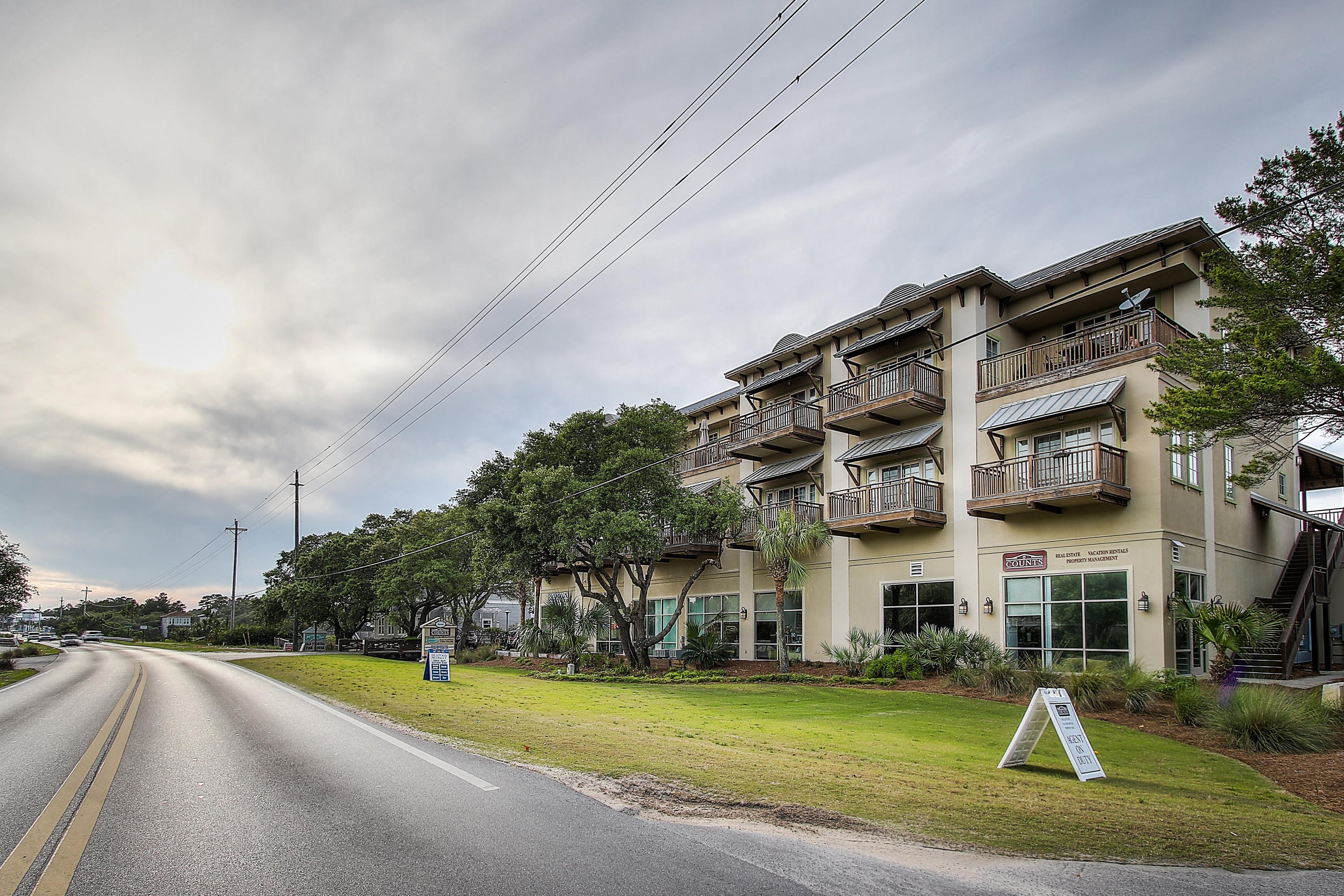 EASTERN LAKE VILLAGE - Residential