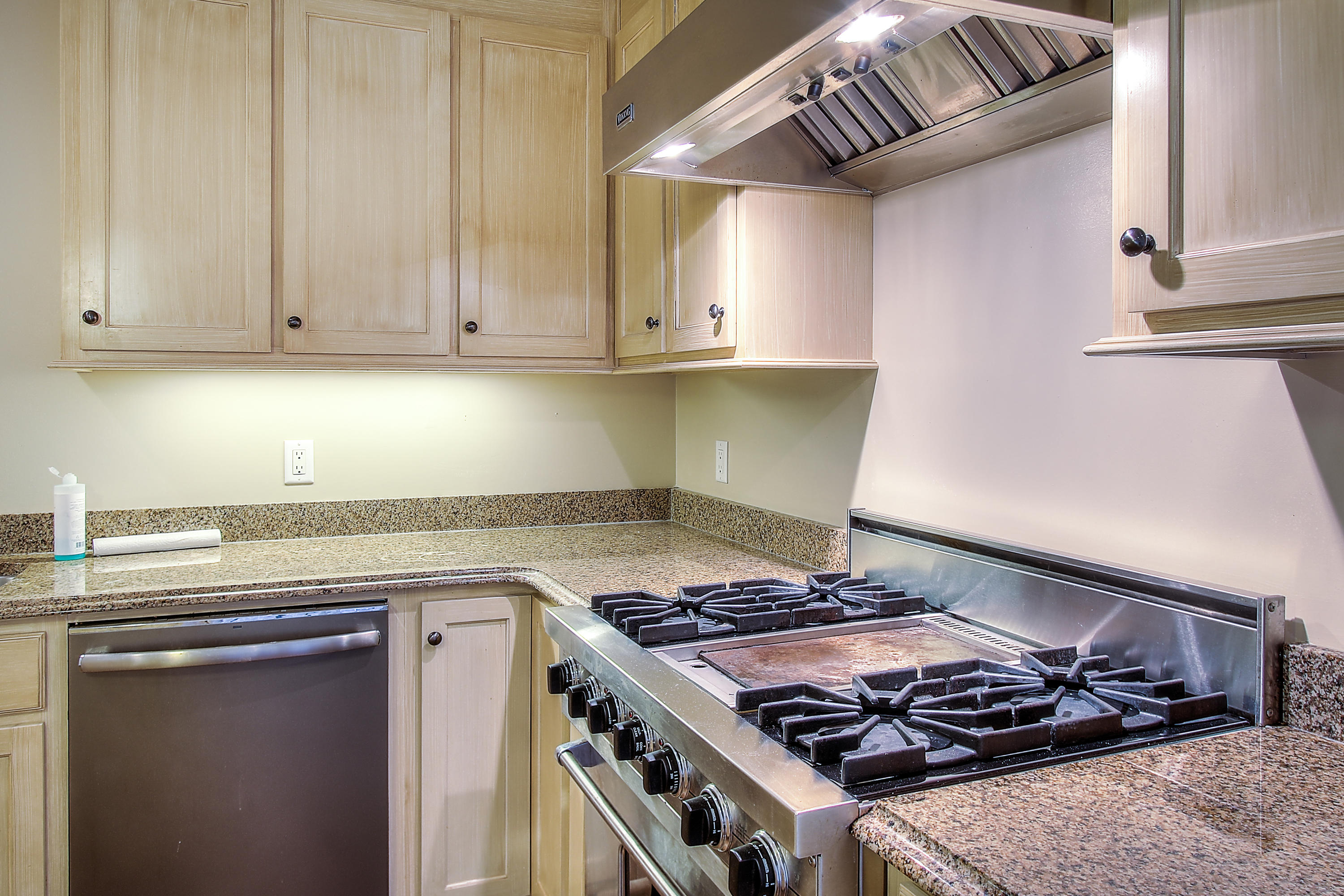 EASTERN LAKE VILLAGE - Residential