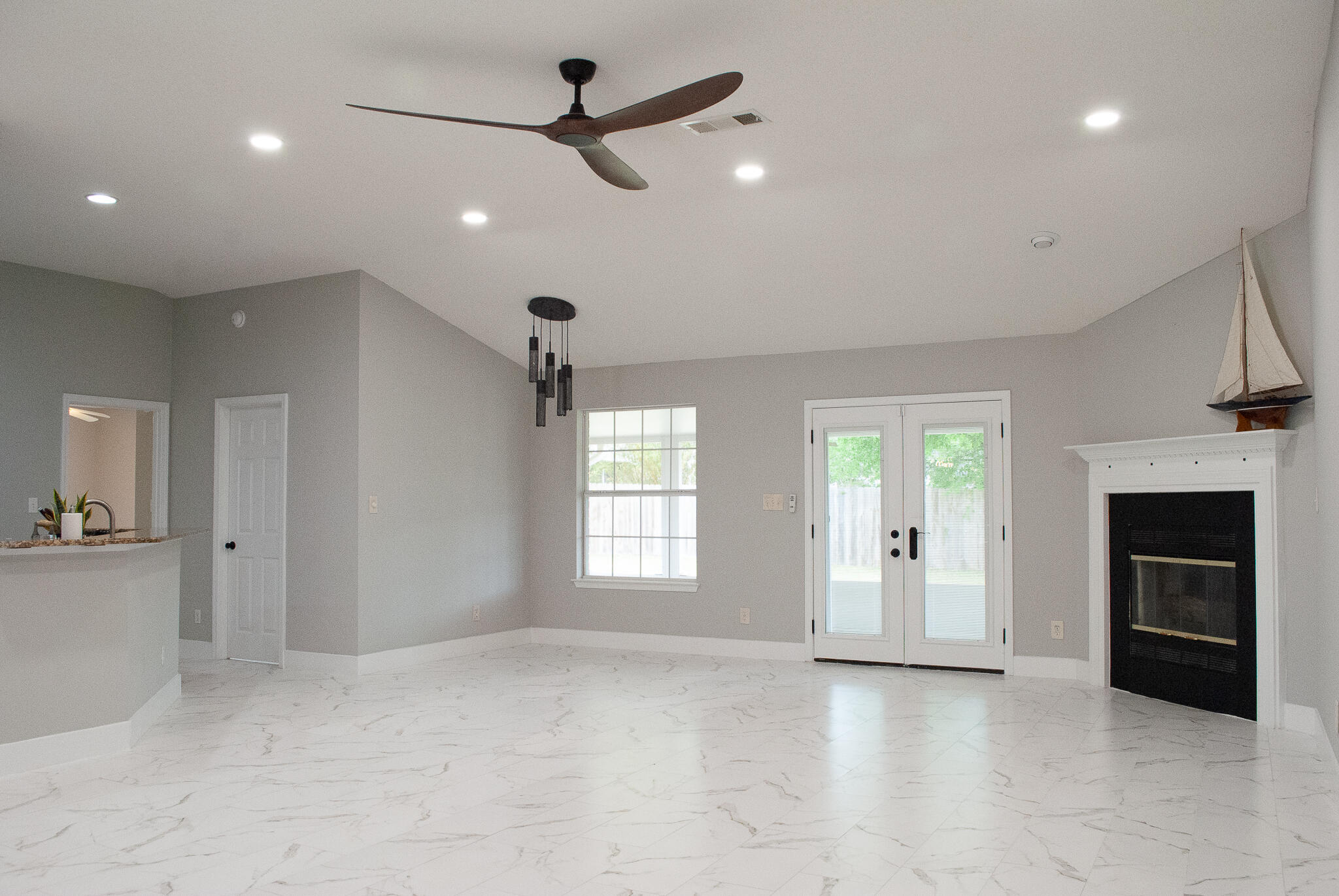 BRENTWOOD - Residential