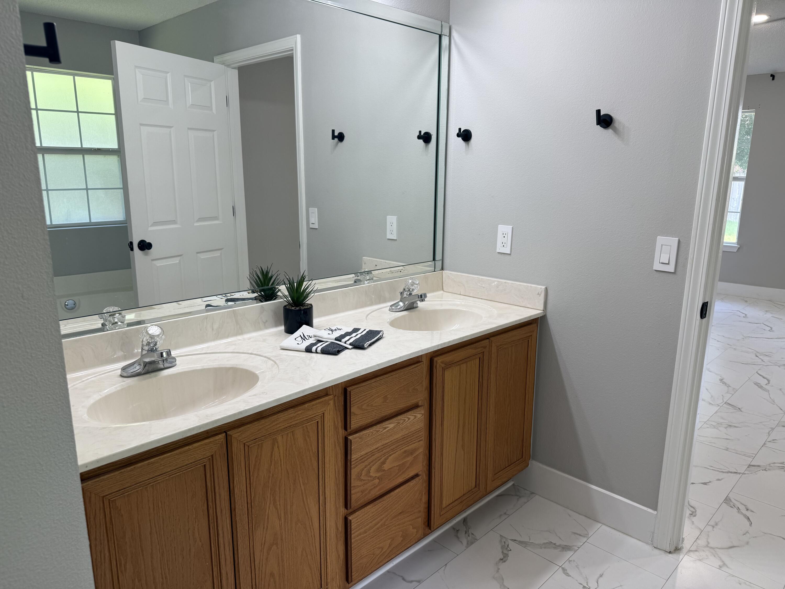 BRENTWOOD - Residential