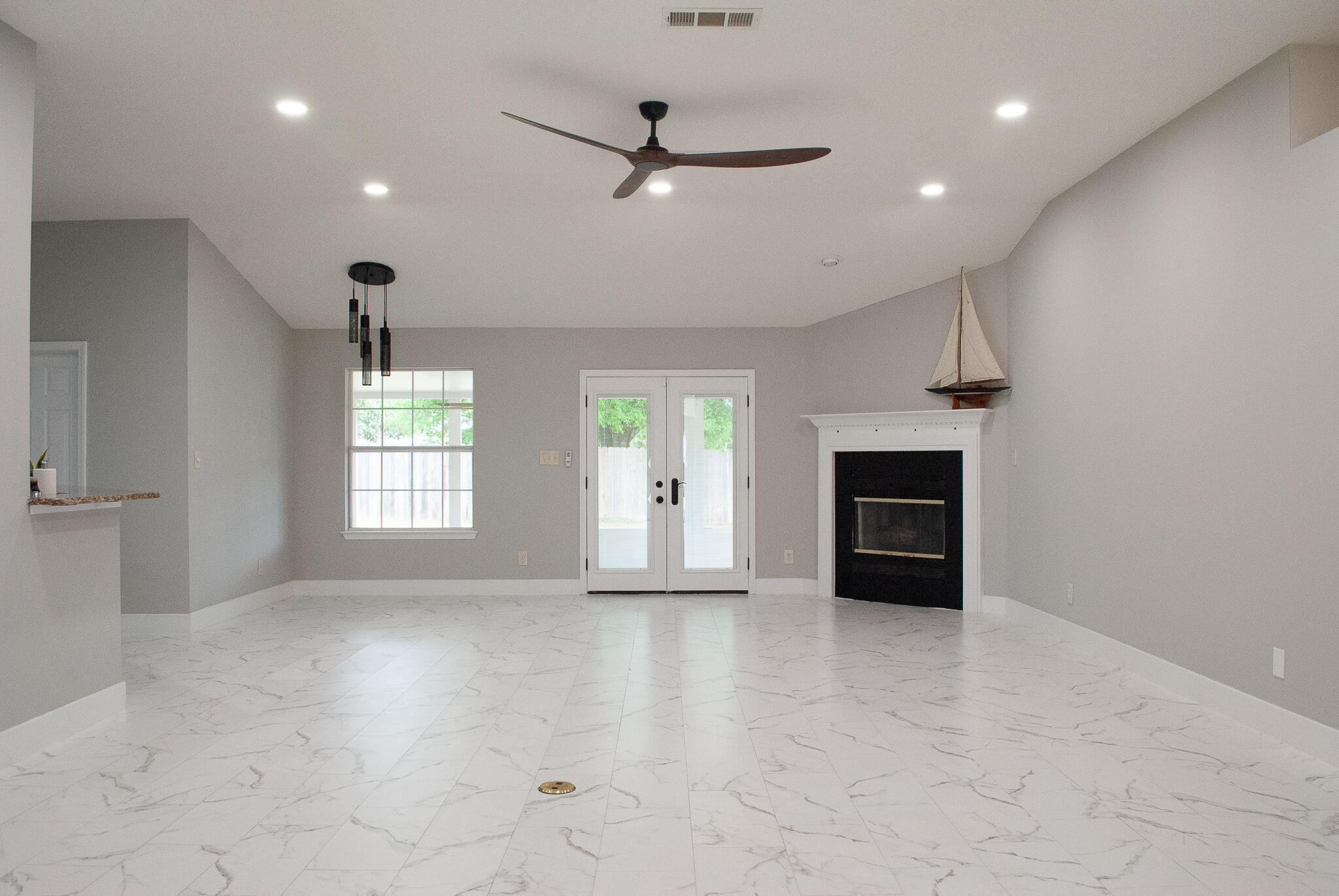 BRENTWOOD - Residential