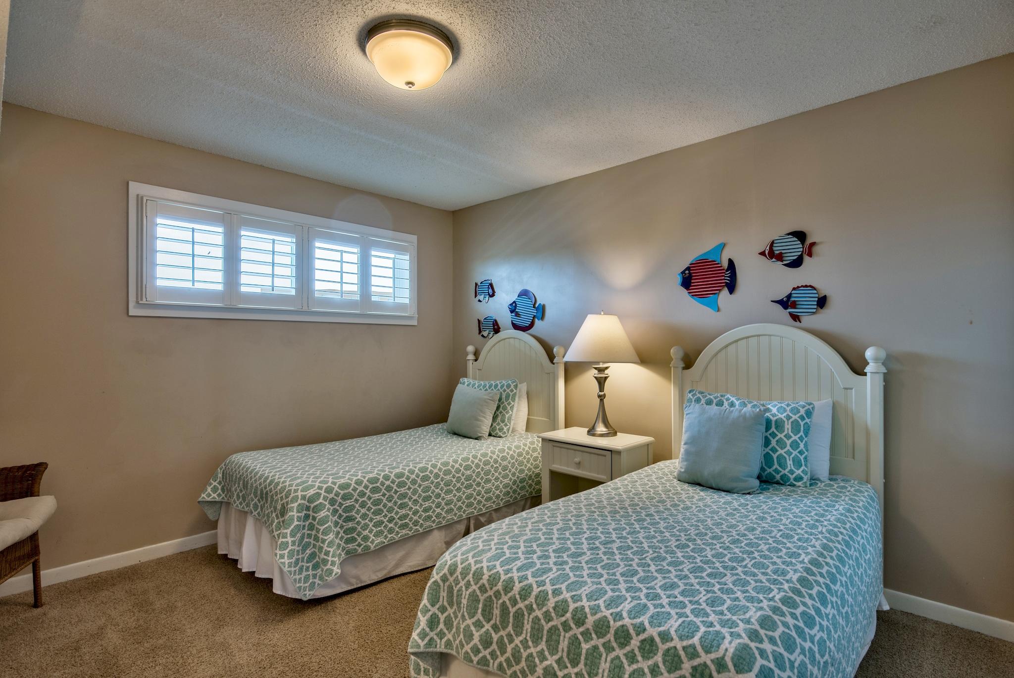 ISLANDER CONDO PH 2 - Residential