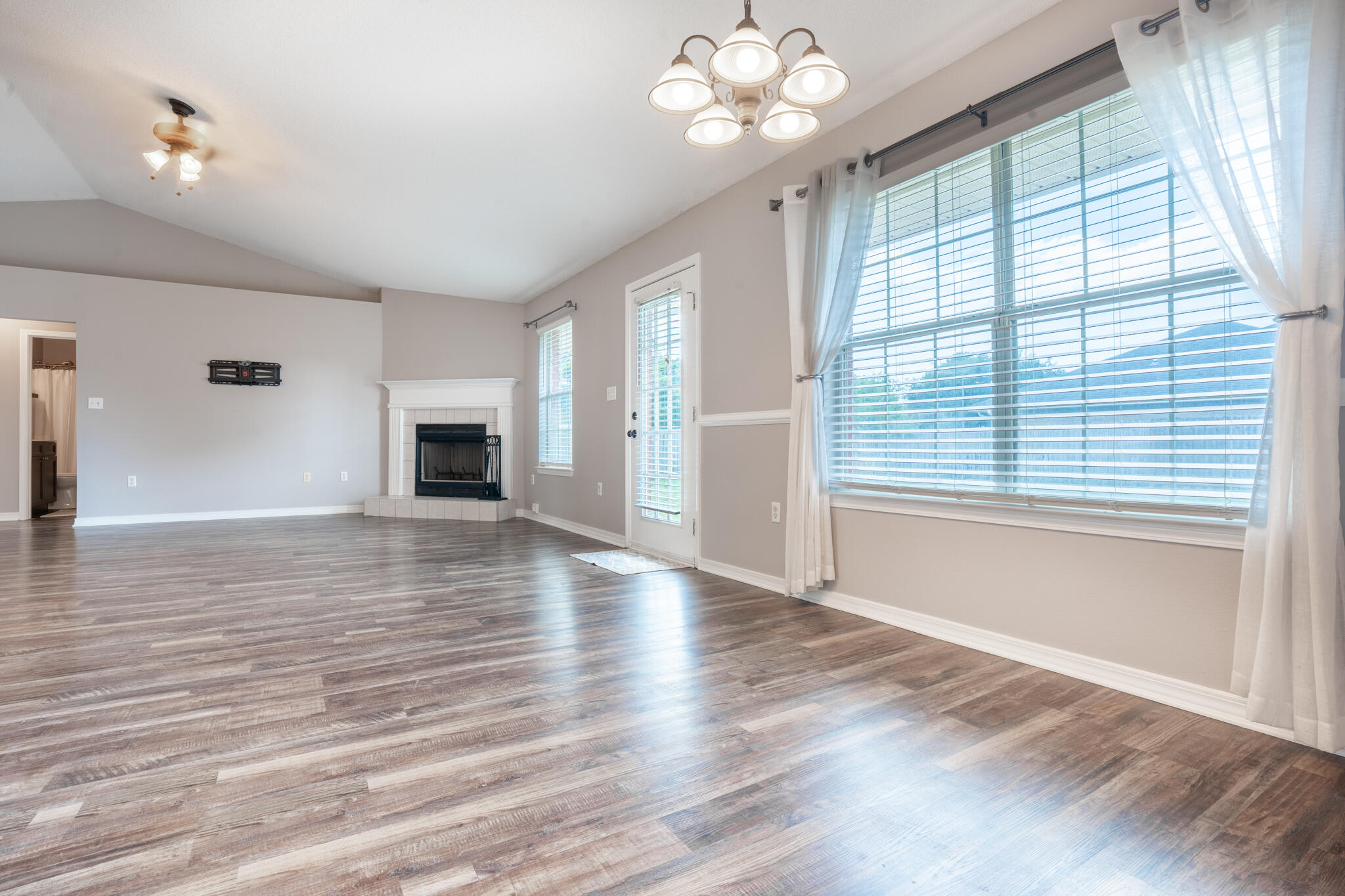HAMPTON RIDGE ESTATES - Residential