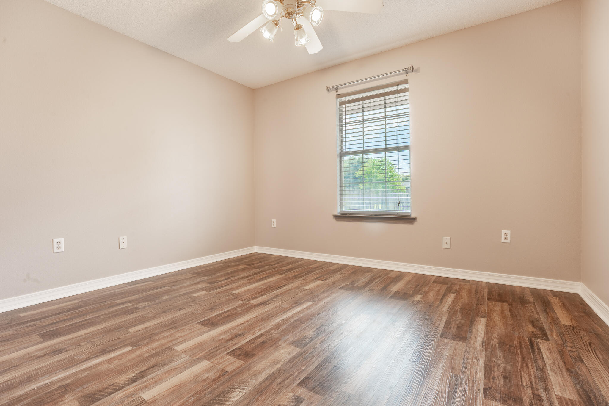 HAMPTON RIDGE ESTATES - Residential