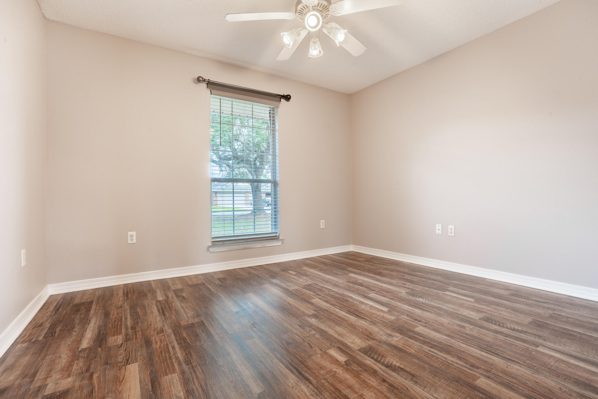 HAMPTON RIDGE ESTATES - Residential