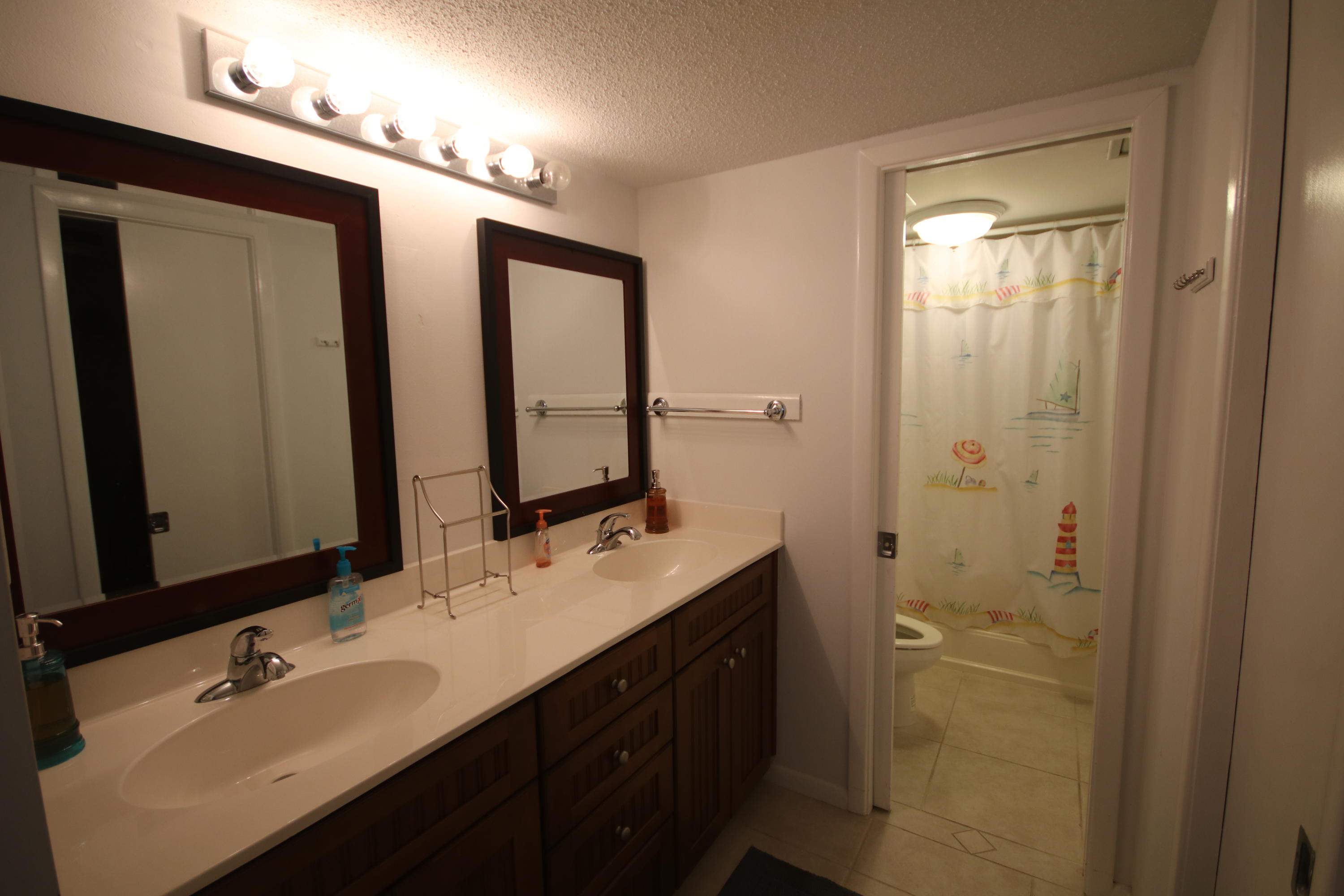 EL MATADOR CONDO - Residential