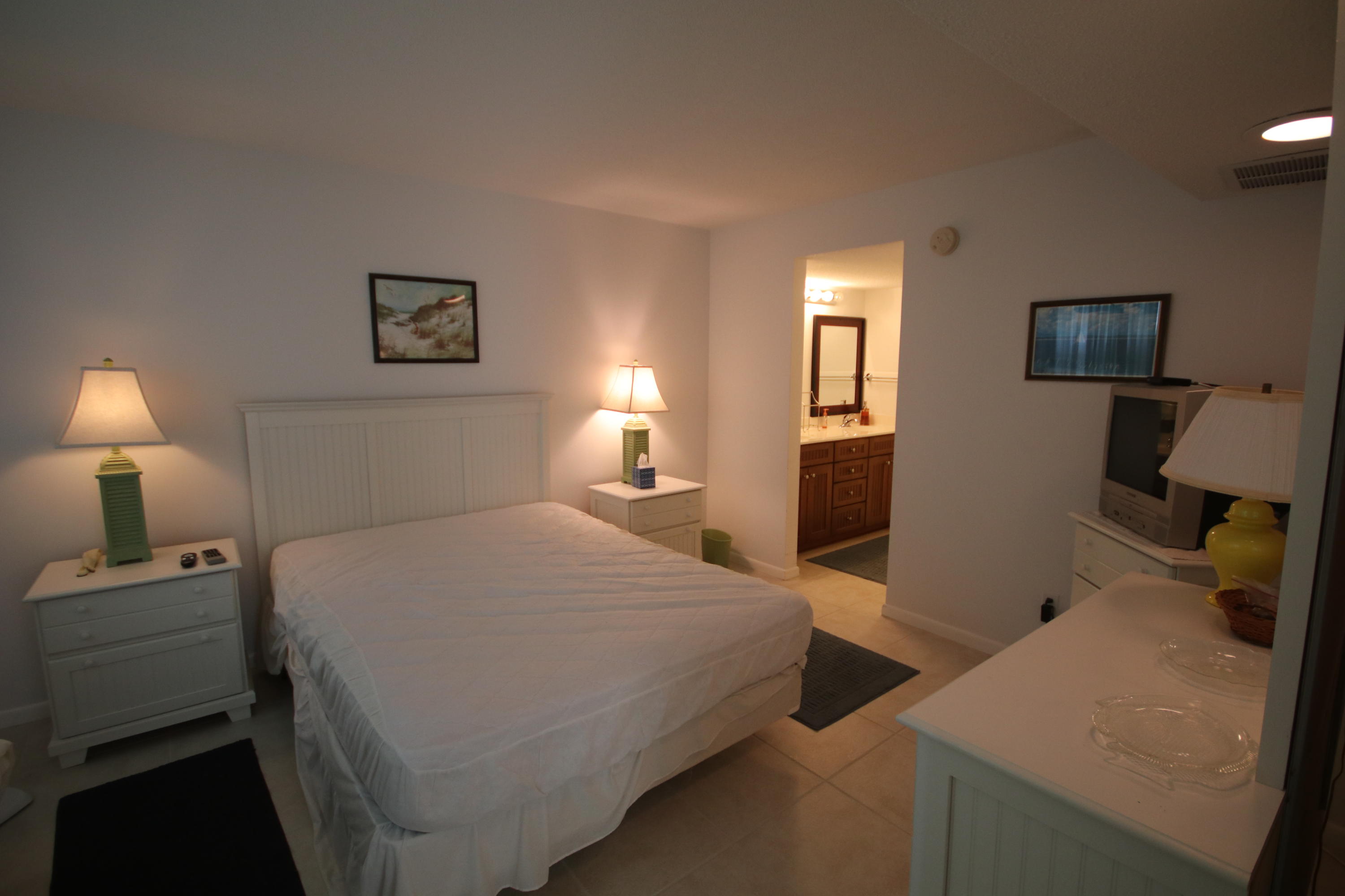 EL MATADOR CONDO - Residential