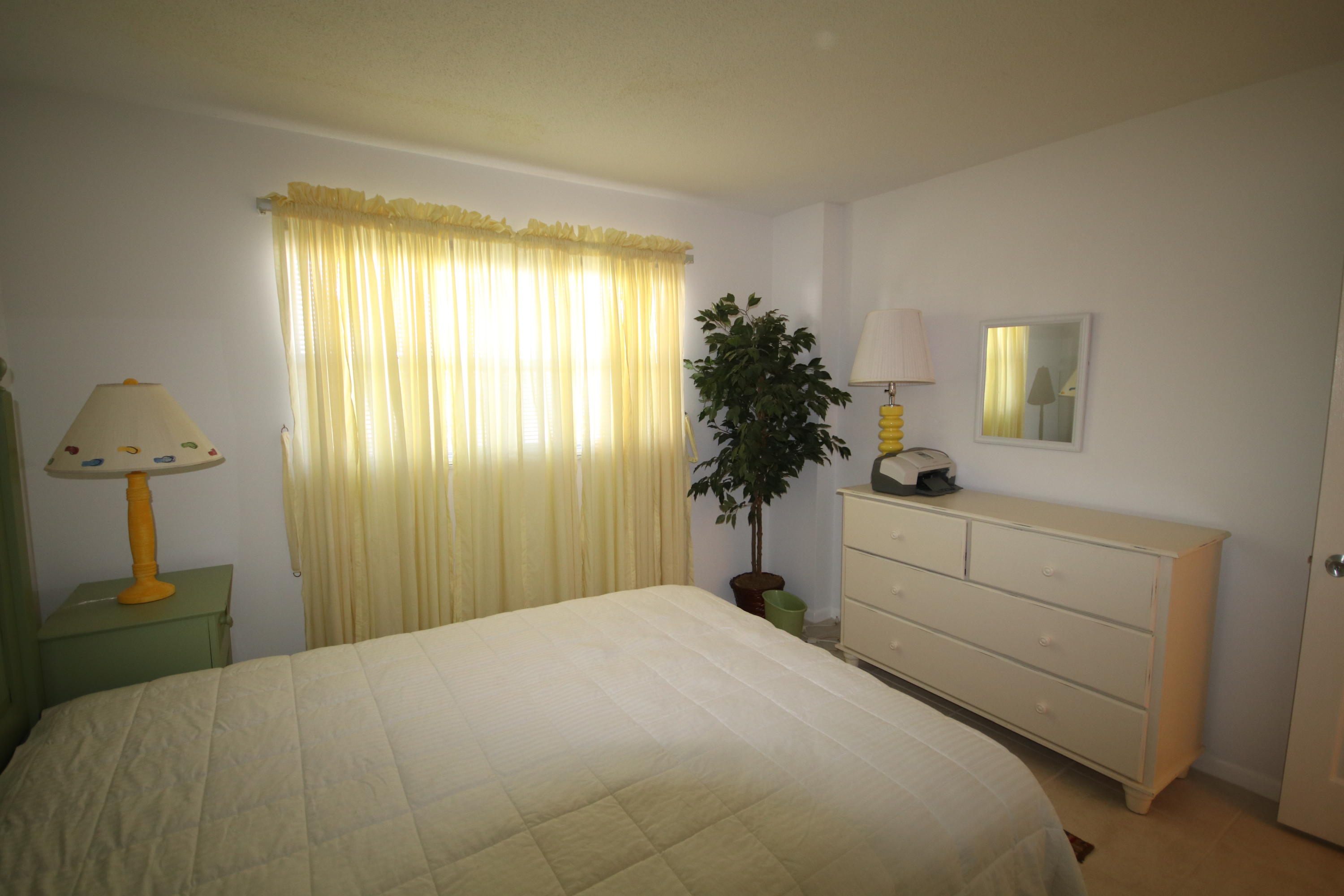 EL MATADOR CONDO - Residential