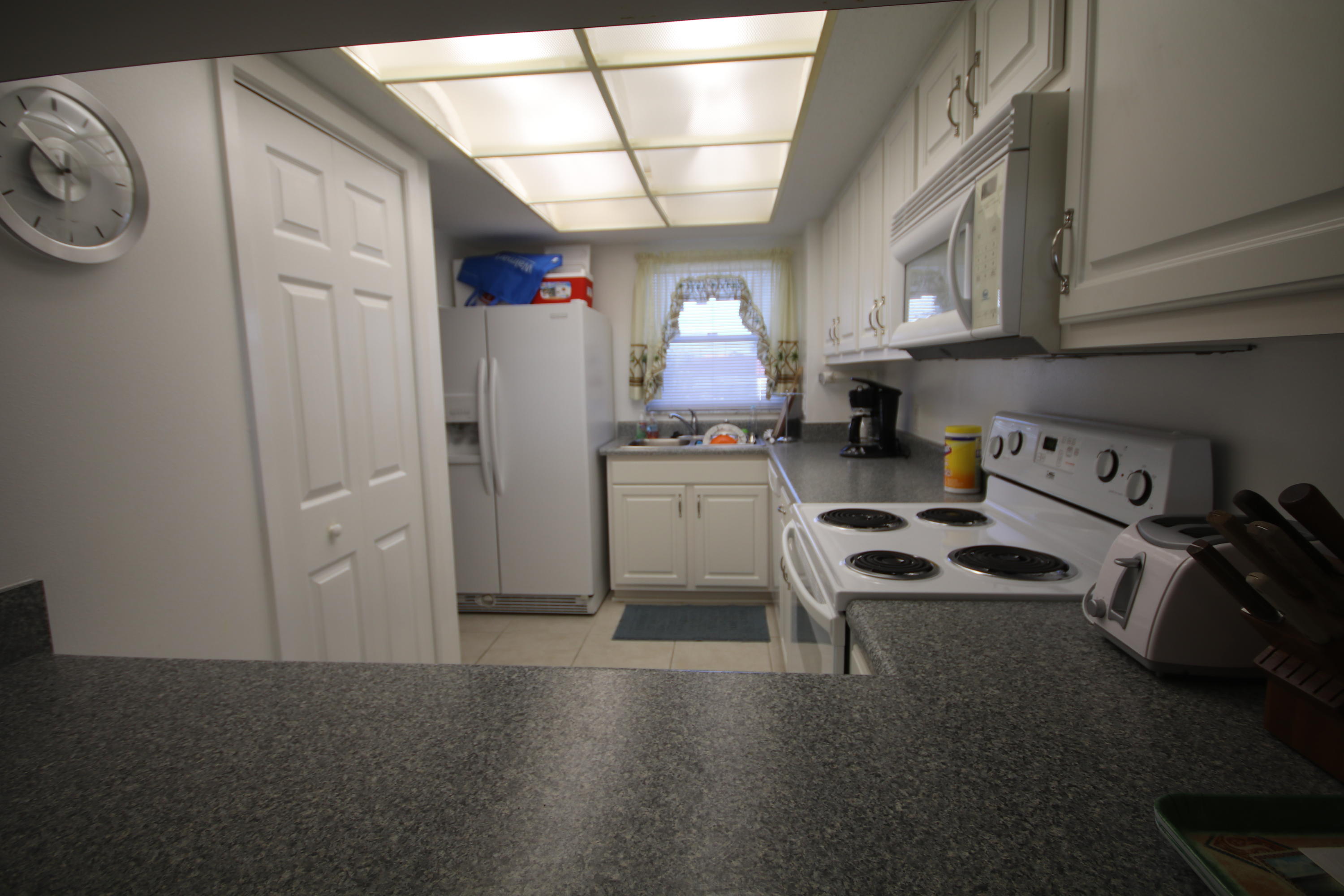 EL MATADOR CONDO - Residential