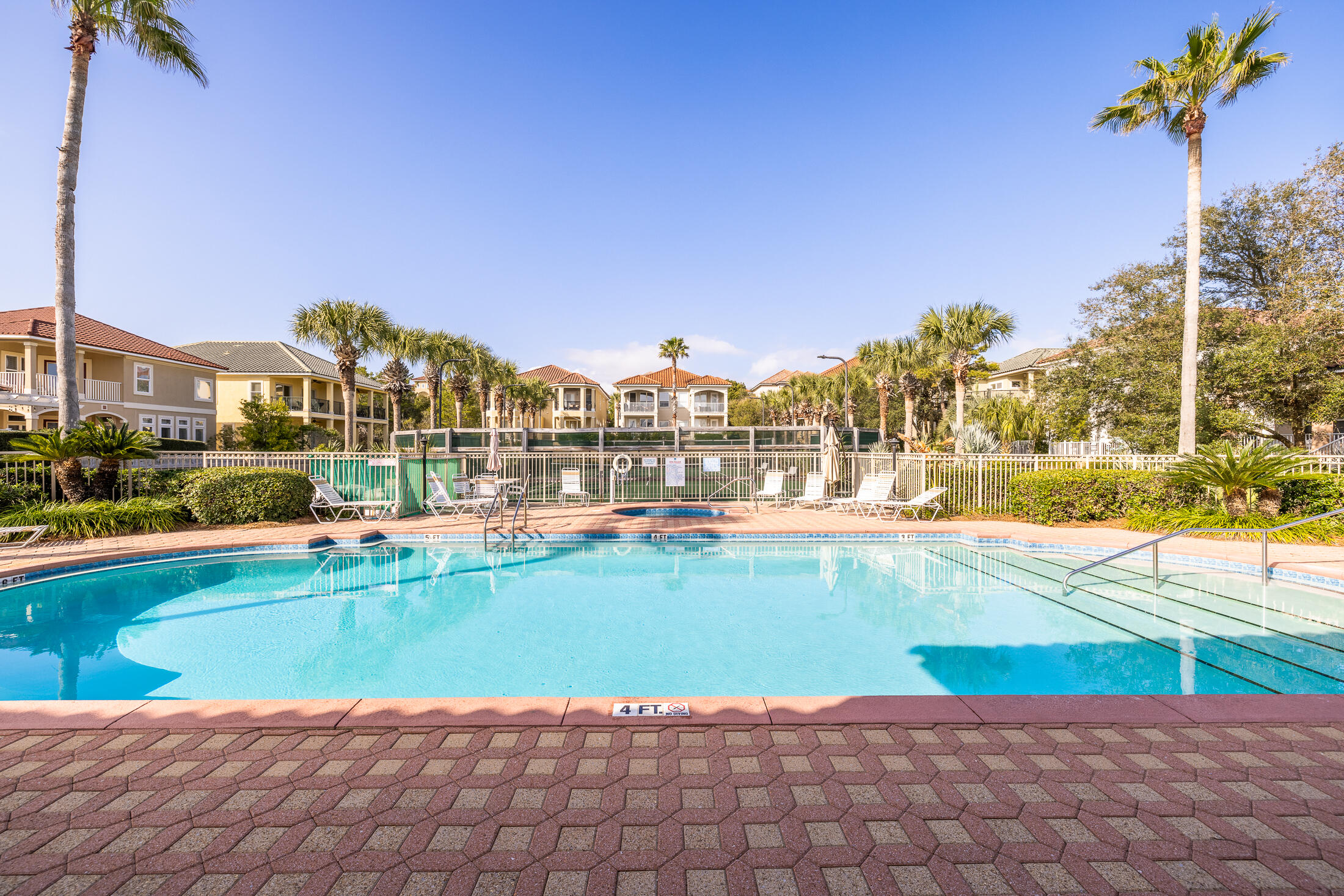 La Valencia Beach Resort - Residential
