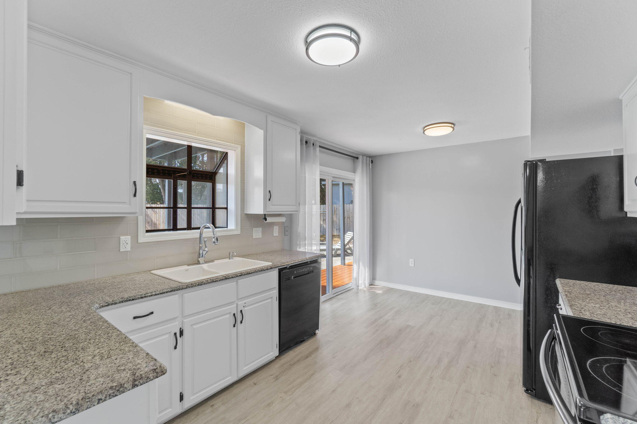 LAKE LORRAINE ESTATES - Residential