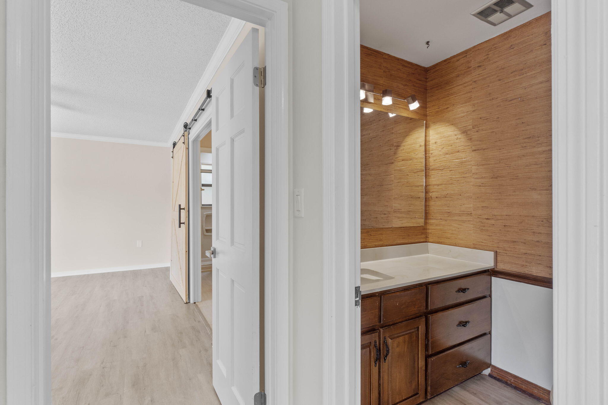 LAKE LORRAINE ESTATES - Residential