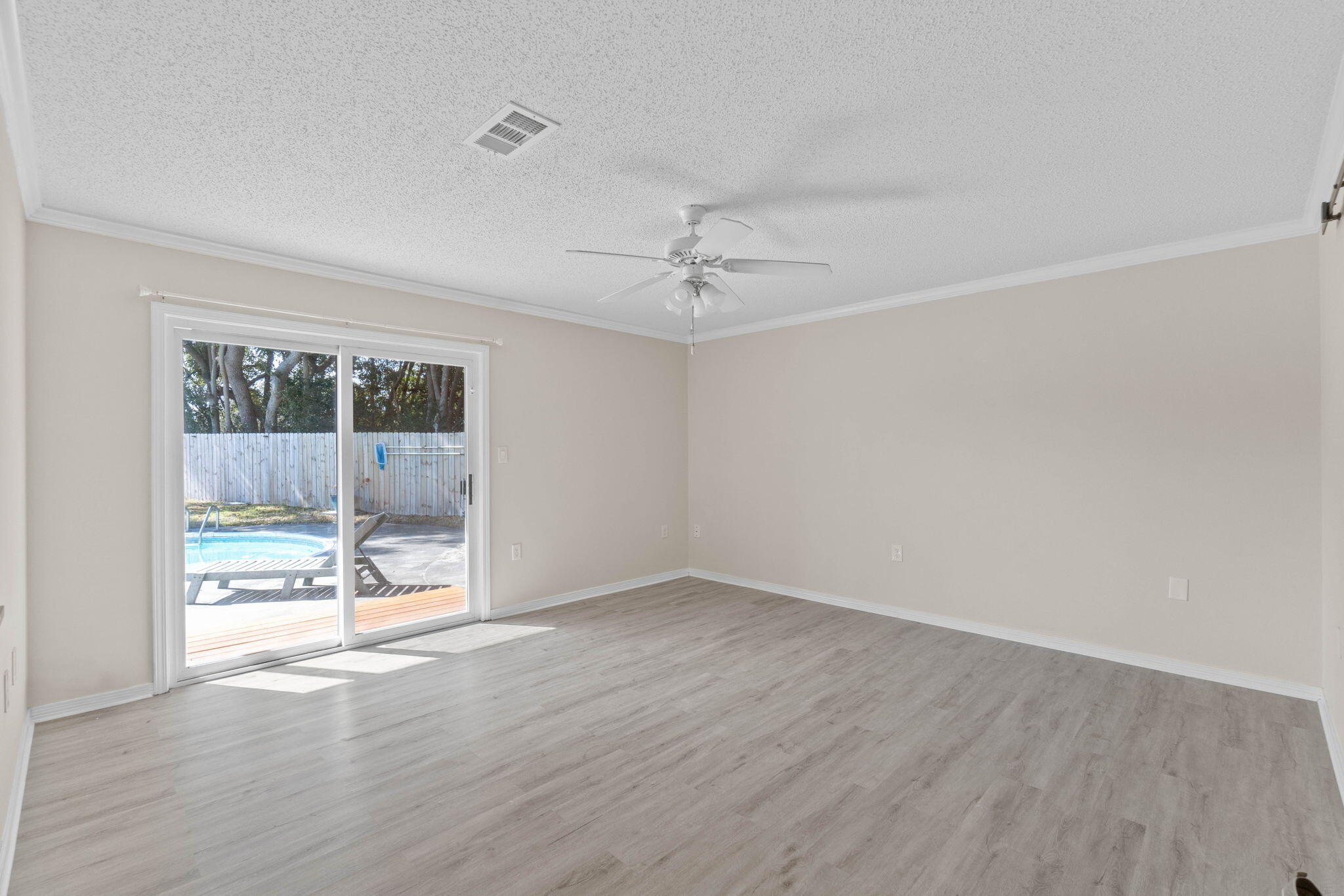 LAKE LORRAINE ESTATES - Residential