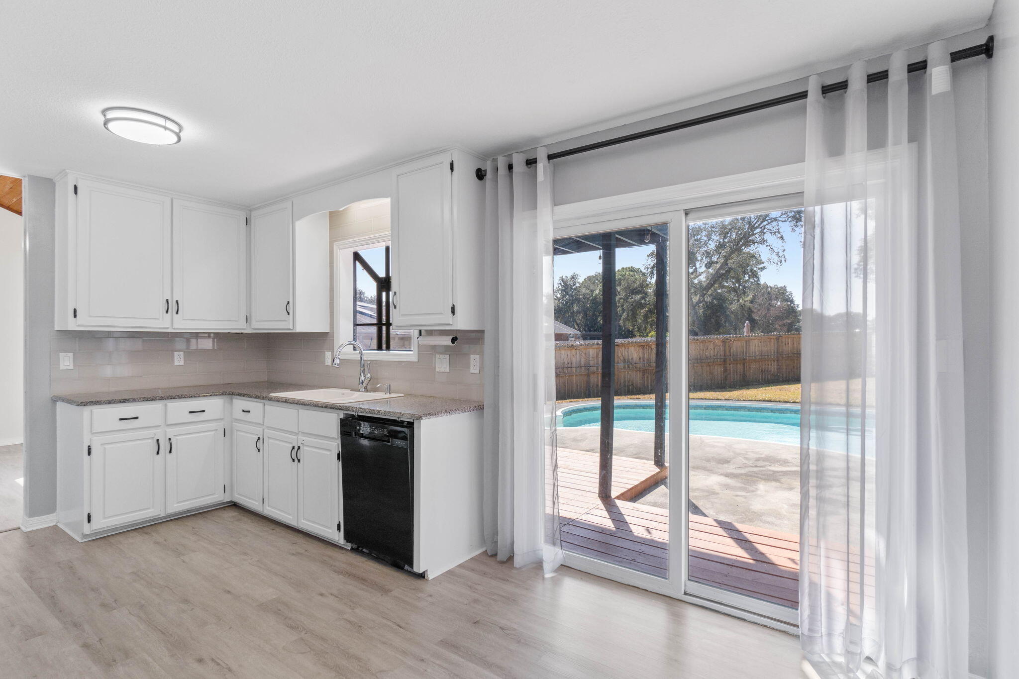 LAKE LORRAINE ESTATES - Residential