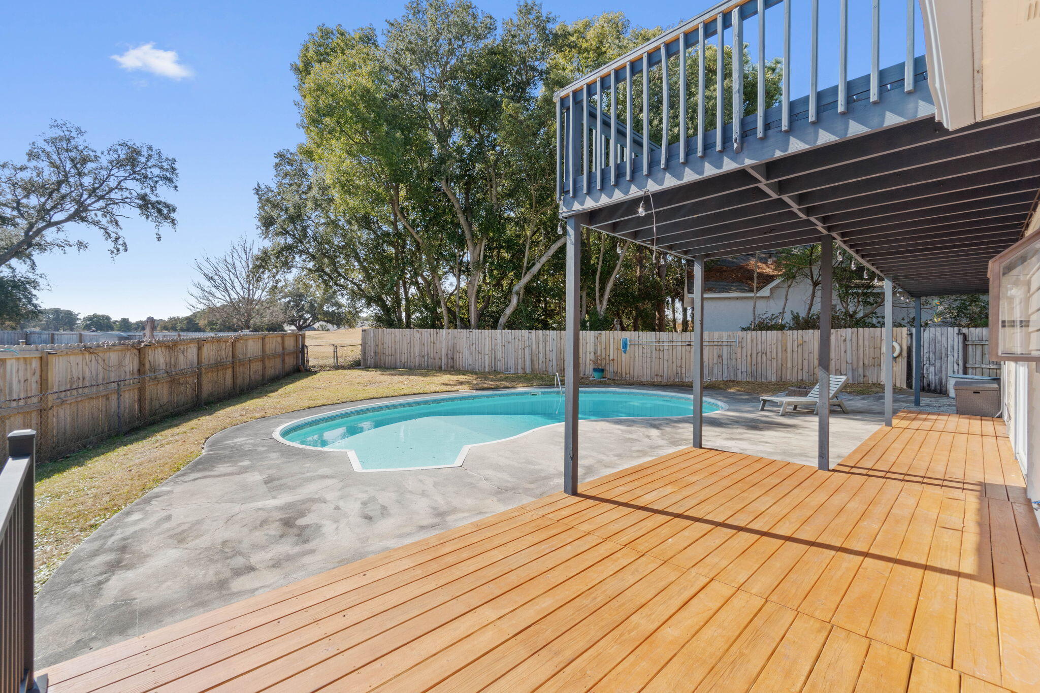 LAKE LORRAINE ESTATES - Residential