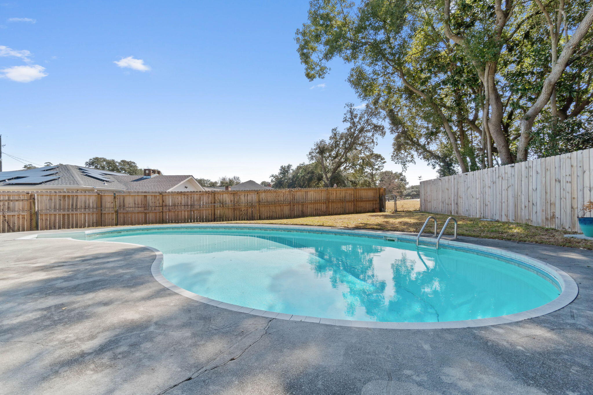 LAKE LORRAINE ESTATES - Residential