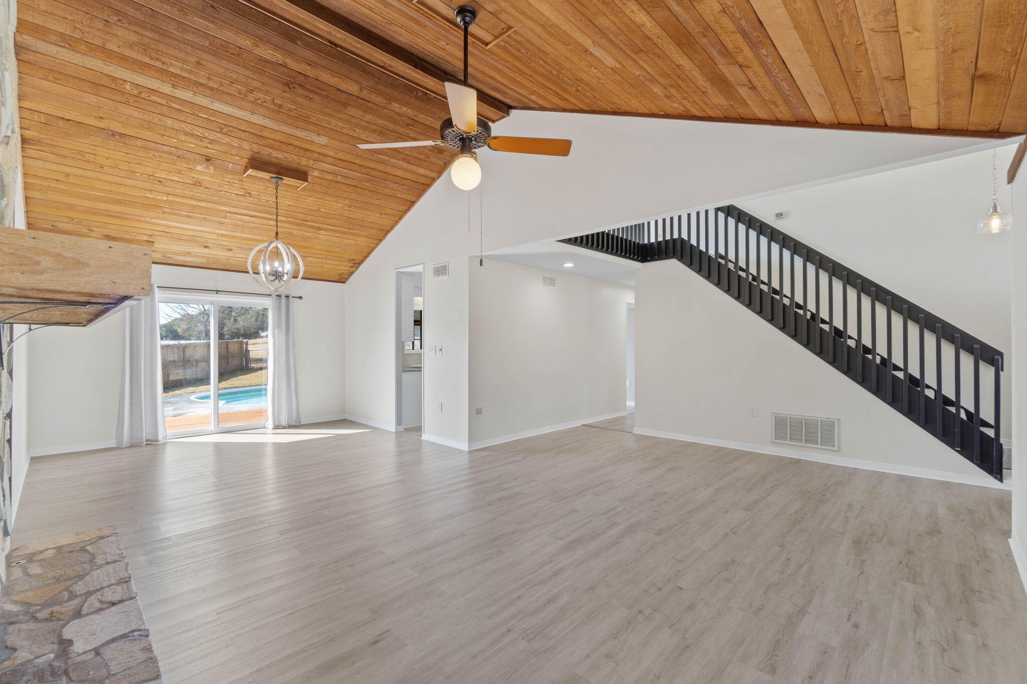 LAKE LORRAINE ESTATES - Residential