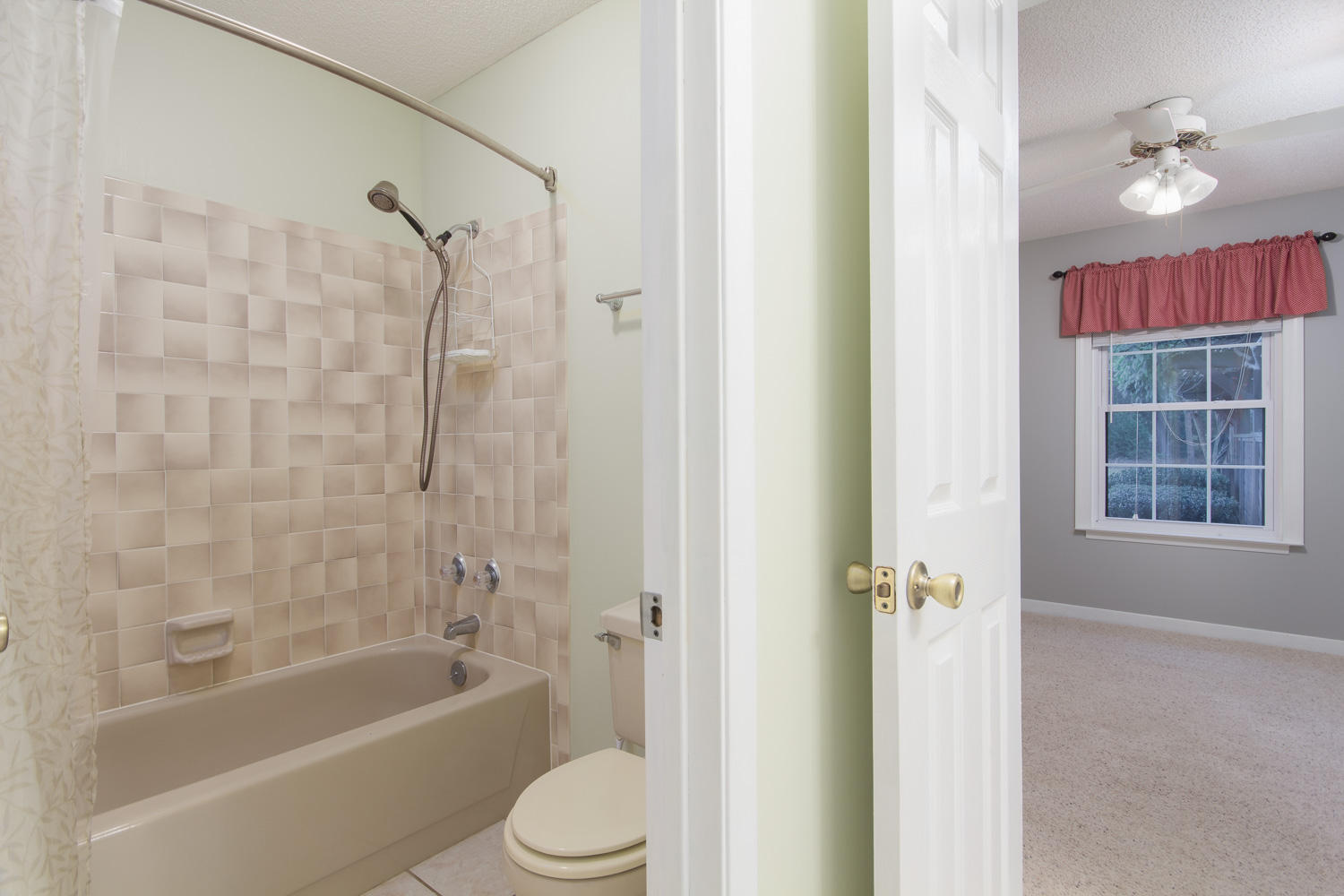 ROCKY BAYOU COUNTRY CLUB ESTATES 3 - Residential