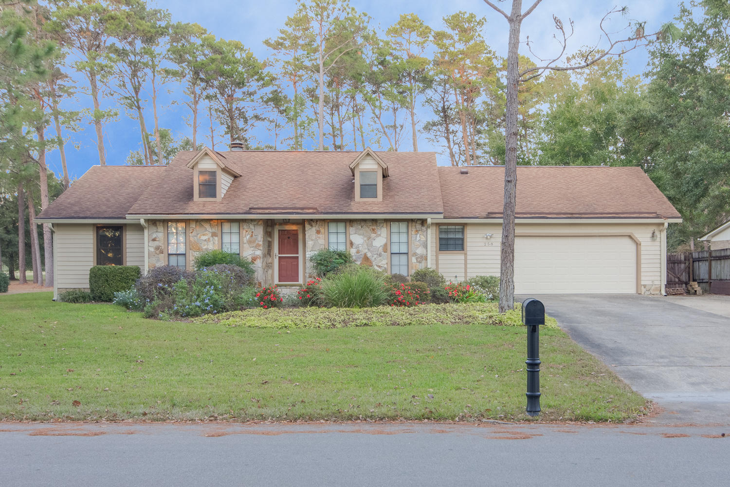 ROCKY BAYOU COUNTRY CLUB ESTATES 3 - Residential